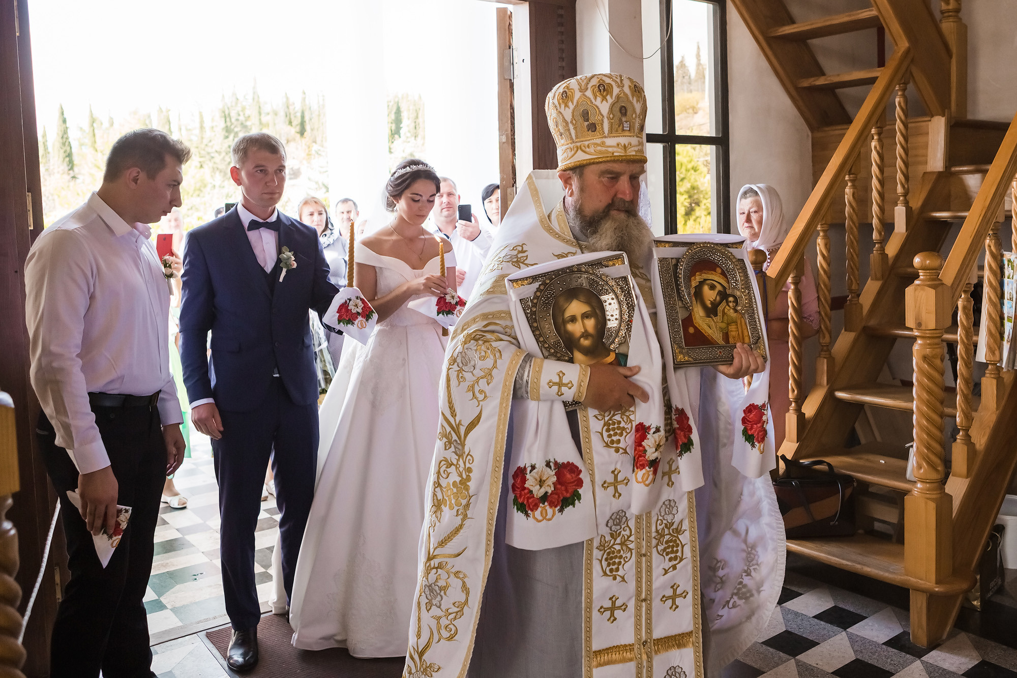 Венчание Петра и Феодосии в Храме-маяке Николая Чудотворца. Свадебный фотограф, фотосъемка в Крыму, Севастополе, Симферополе, Ялте