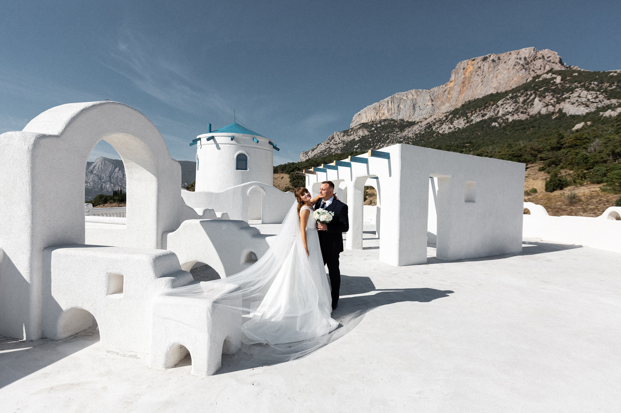 Александр и Виктория - фотосессия на Крымском Санторини. Свадебный фотограф, фотосъемка в Крыму, Севастополе, Симферополе, Ялте