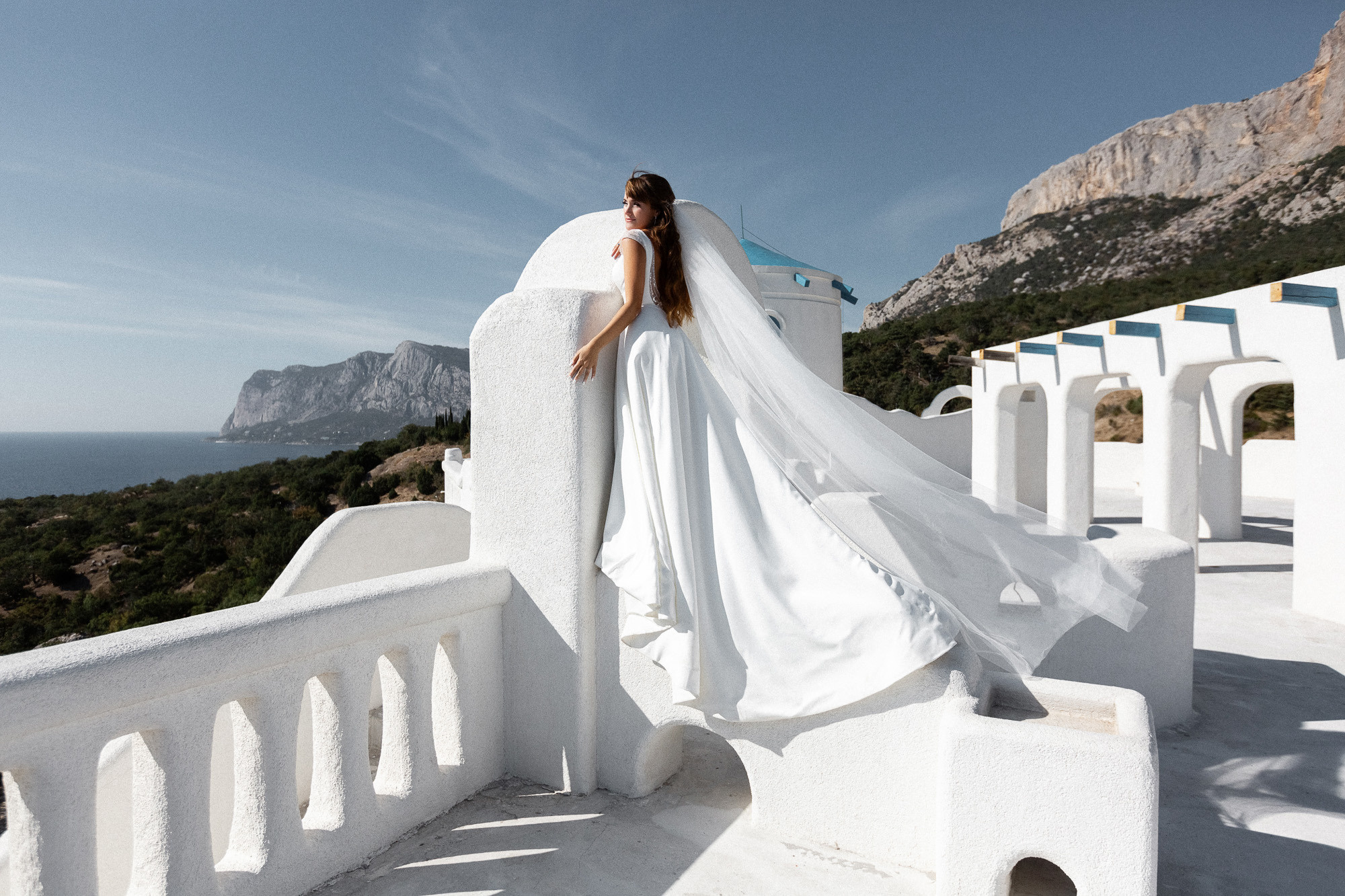 Александр и Виктория - фотосессия на Крымском Санторини. Свадебный фотограф, фотосъемка в Крыму, Севастополе, Симферополе, Ялте