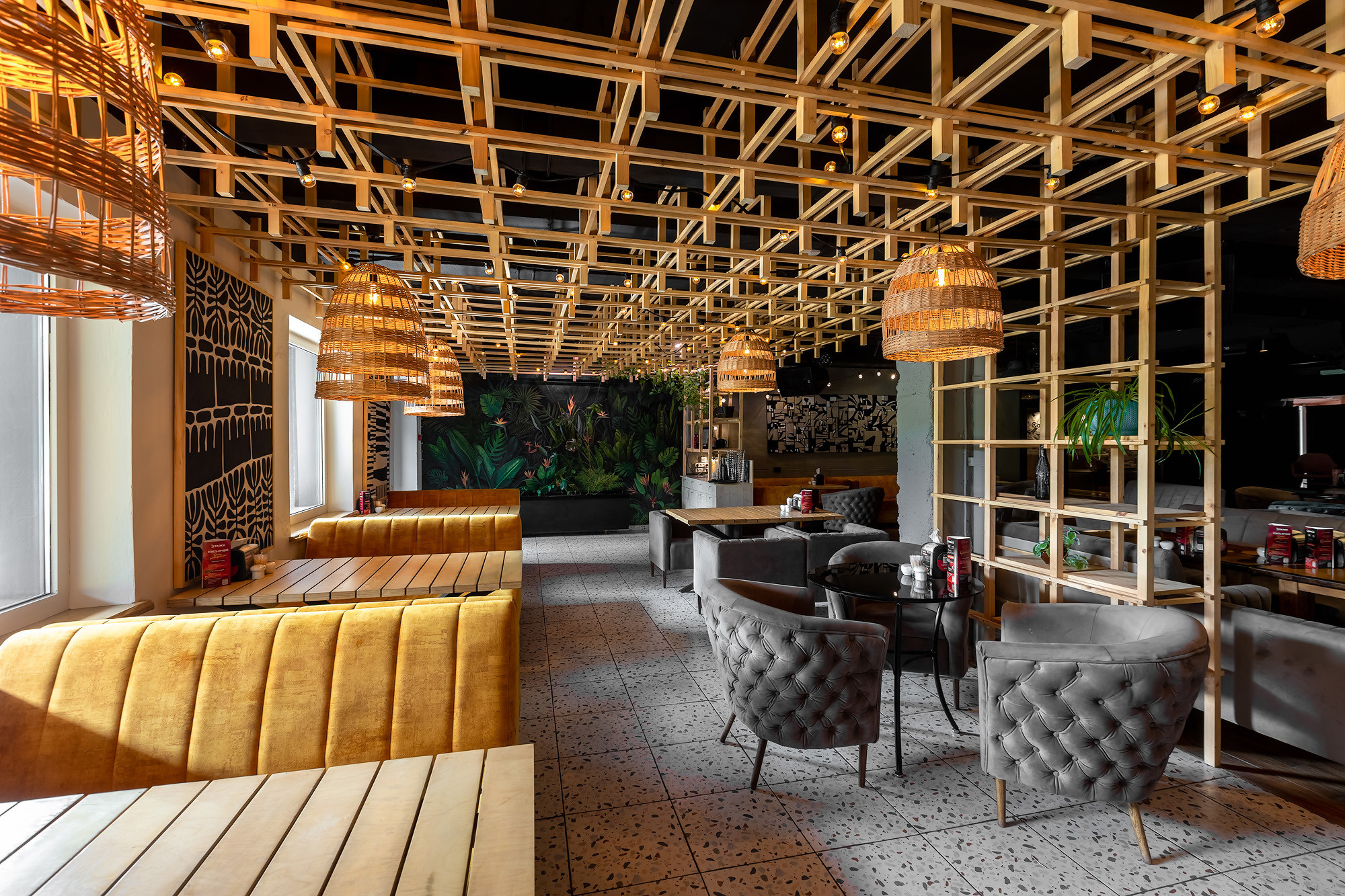 Фотосессия интерьеров кафе Место и кальянной Gorilla Hookah. Свадебный фотограф, фотосъемка в Крыму, Севастополе, Симферополе, Ялте