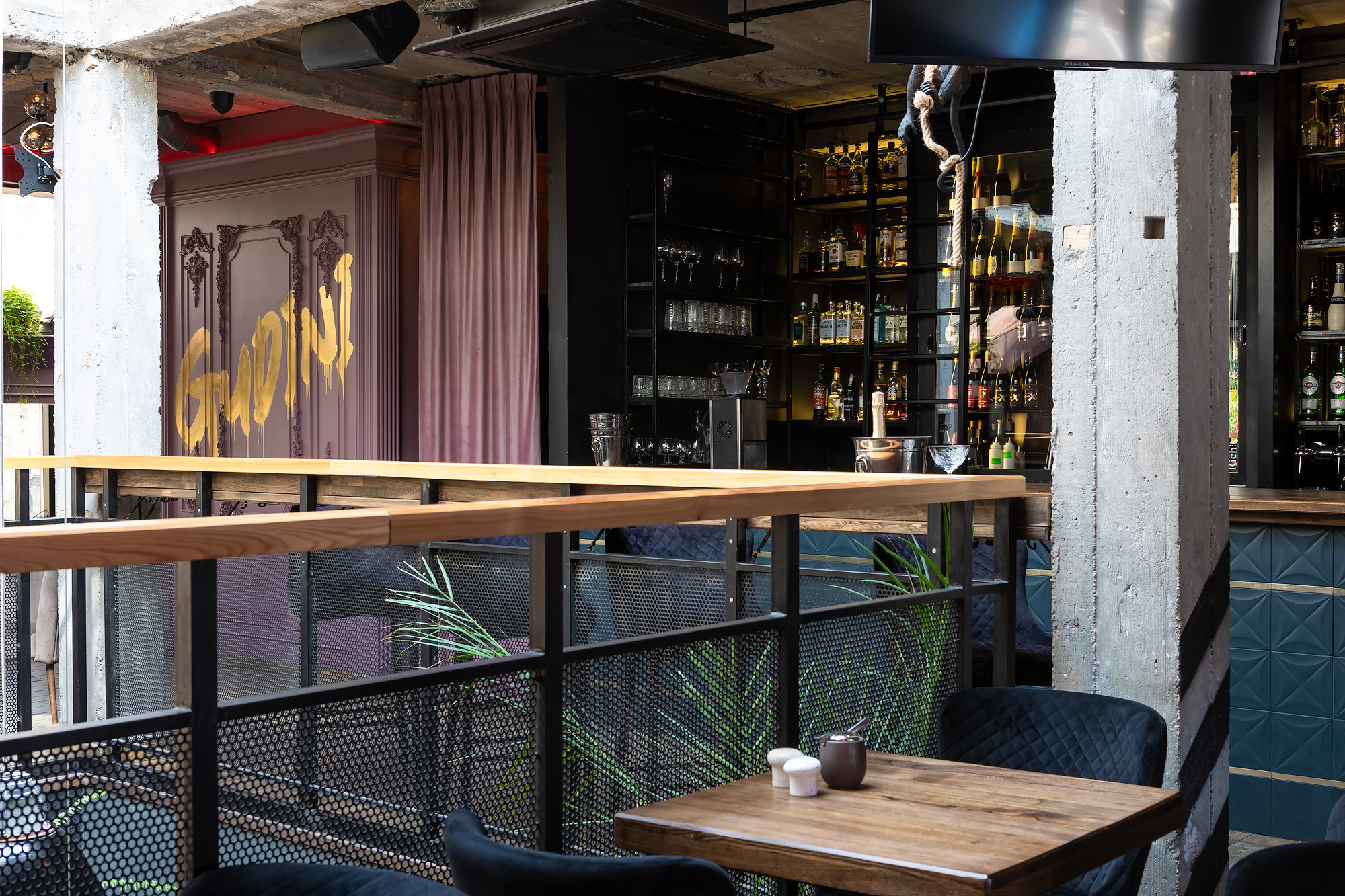 Интерьерная фотосъёмка ресторана Gudini и кафе Mon ami в Севастополе. Свадебный фотограф, фотосъемка в Крыму, Севастополе, Симферополе, Ялте