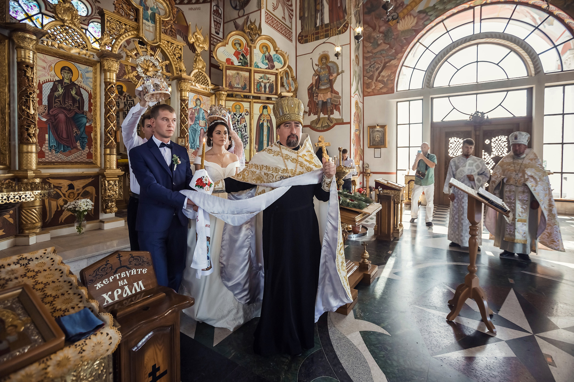 Венчание Петра и Феодосии в Храме-маяке Николая Чудотворца. Свадебный фотограф, фотосъемка в Крыму, Севастополе, Симферополе, Ялте