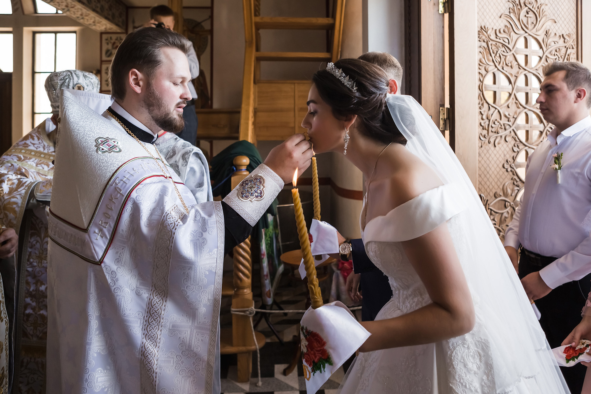 Венчание Петра и Феодосии в Храме-маяке Николая Чудотворца. Свадебный фотограф, фотосъемка в Крыму, Севастополе, Симферополе, Ялте