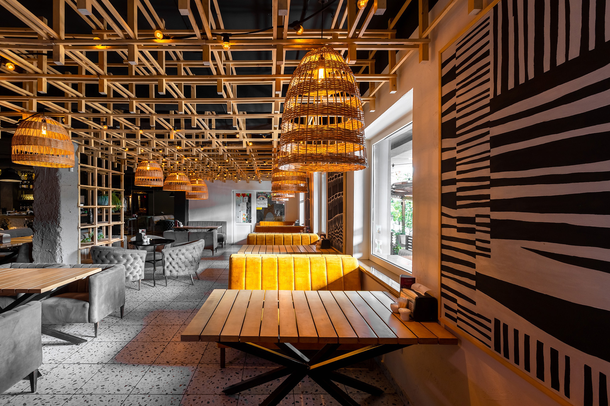 Фотосессия интерьеров кафе Место и кальянной Gorilla Hookah. Свадебный фотограф, фотосъемка в Крыму, Севастополе, Симферополе, Ялте