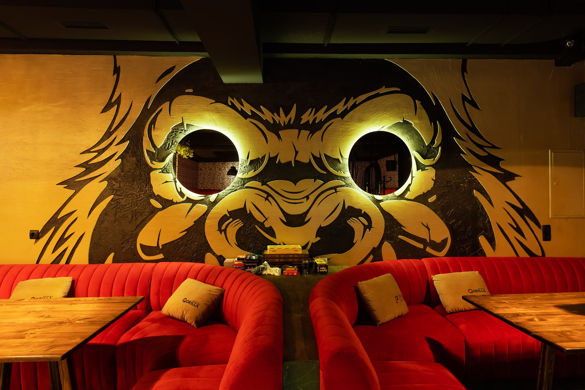 Фотосессия интерьеров кафе Место и кальянной Gorilla Hookah. Свадебный фотограф, фотосъемка в Крыму, Севастополе, Симферополе, Ялте