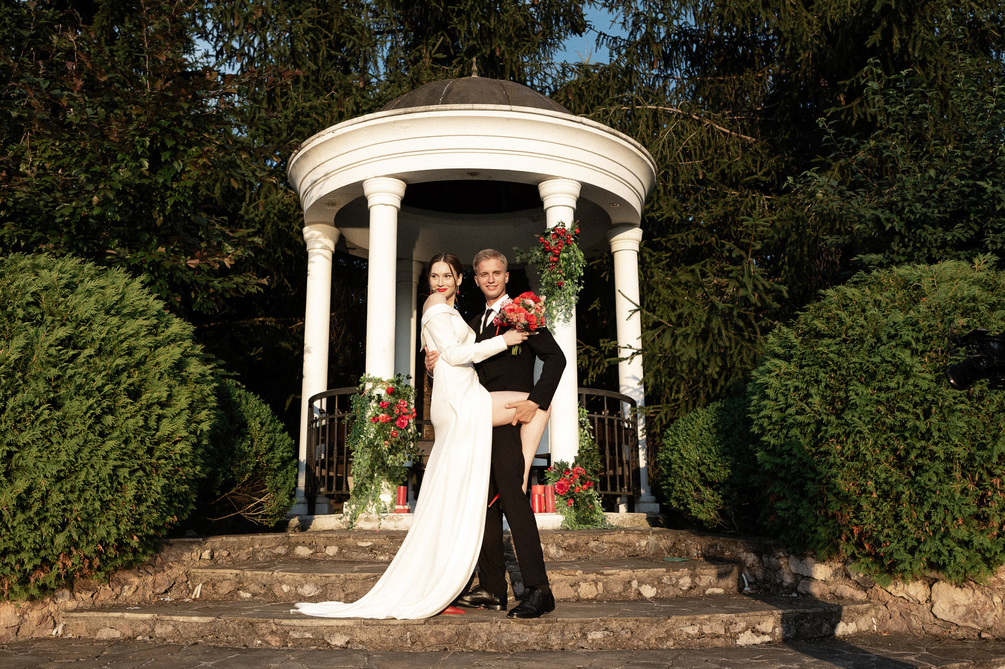 Денис и Таня - свадебная рекламная фотосессия на Грушевом озере. Свадебный фотограф, фотосъемка в Крыму, Севастополе, Симферополе, Ялте