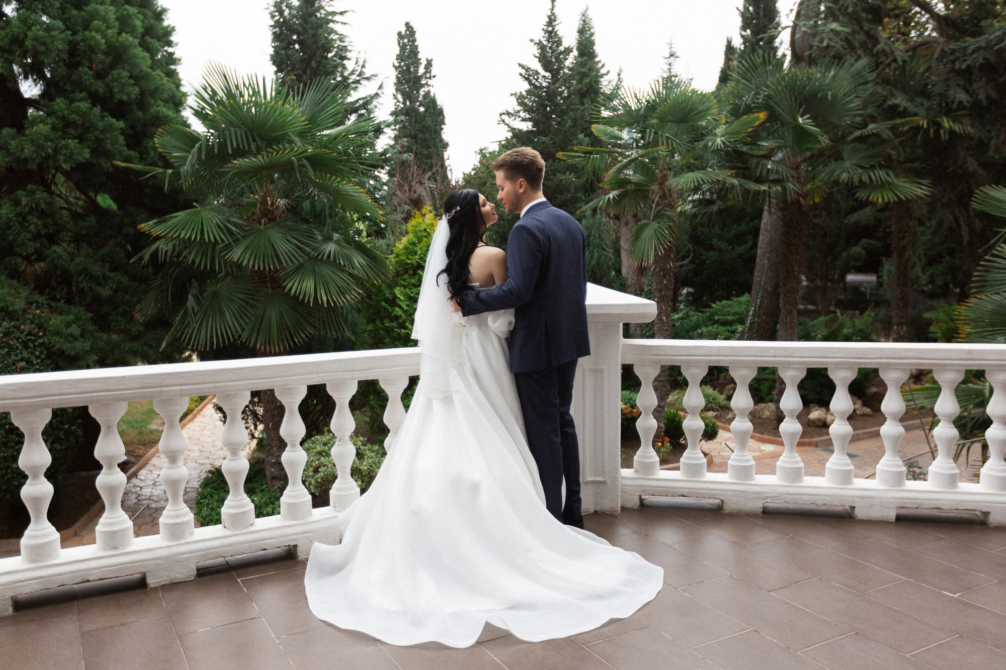 Коля и Катя - свадьба в отеле Ривьера Санрайз в Алуште. Свадебный фотограф, фотосъемка в Крыму, Севастополе, Симферополе, Ялте