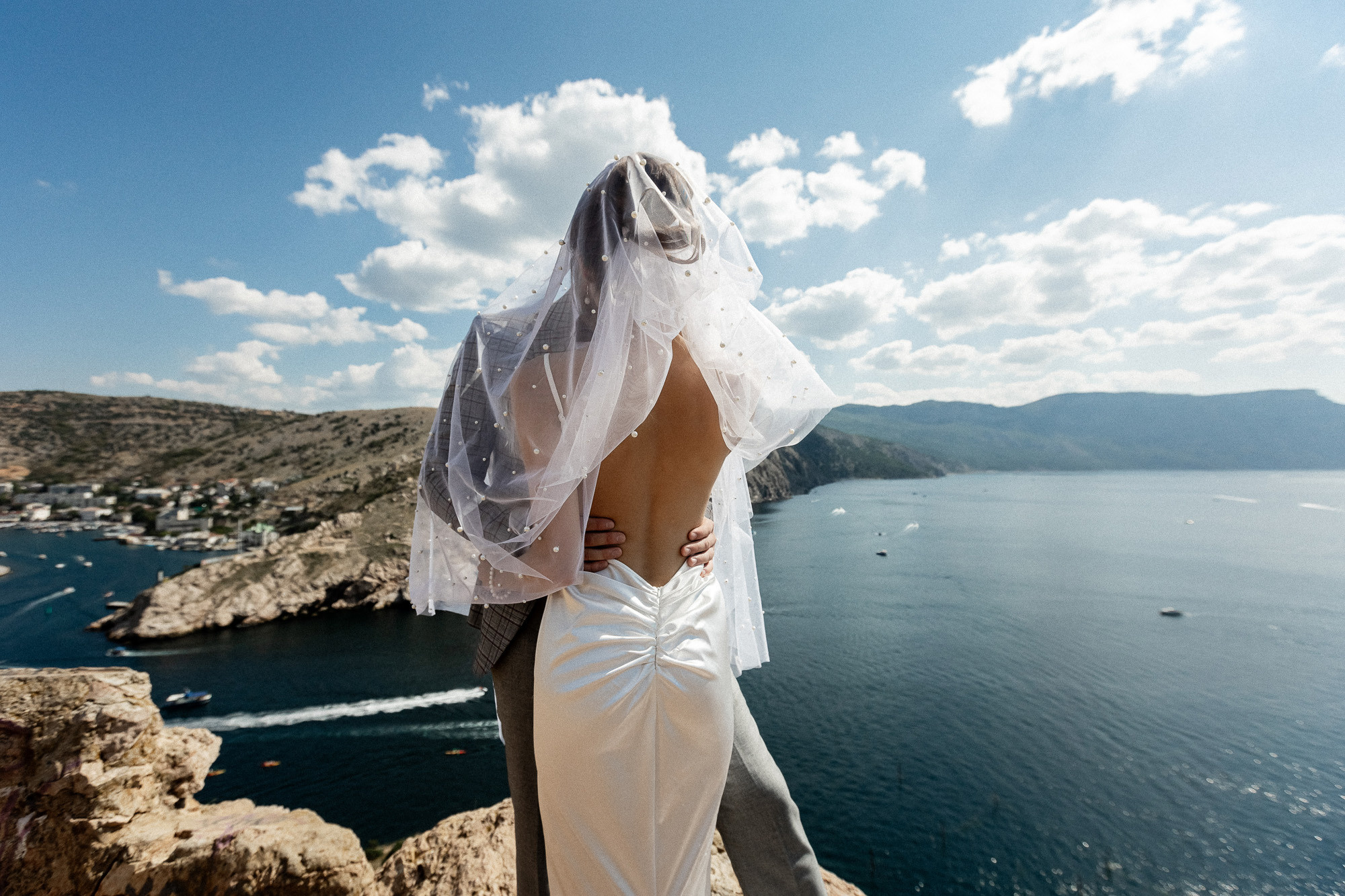 Денис и Аделя - свадьба для двоих в Балаклаве. Свадебный фотограф, фотосъемка в Крыму, Севастополе, Симферополе, Ялте