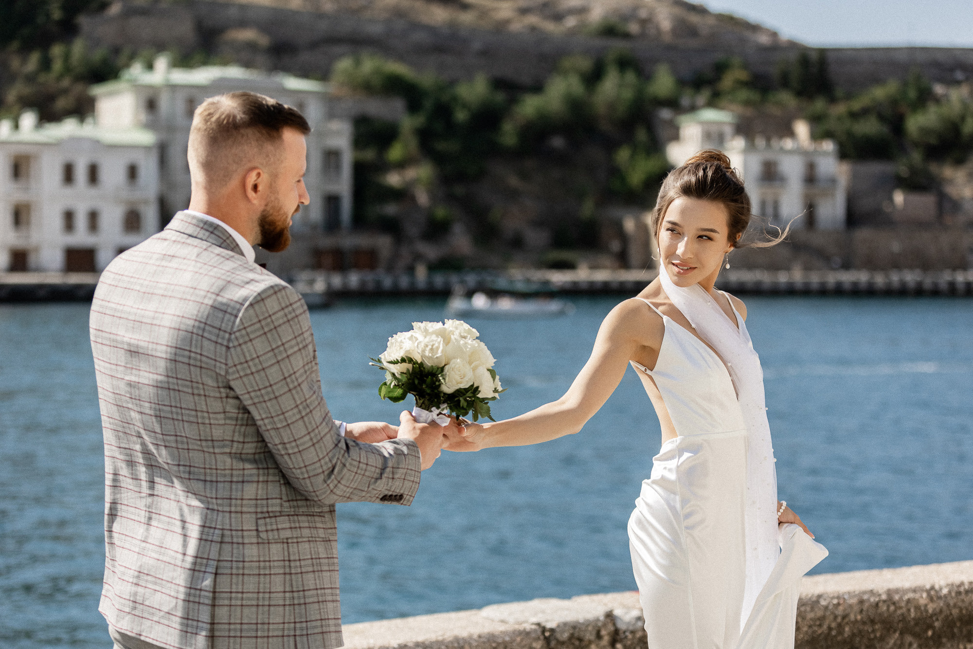 Денис и Аделя - свадьба для двоих в Балаклаве. Свадебный фотограф, фотосъемка в Крыму, Севастополе, Симферополе, Ялте