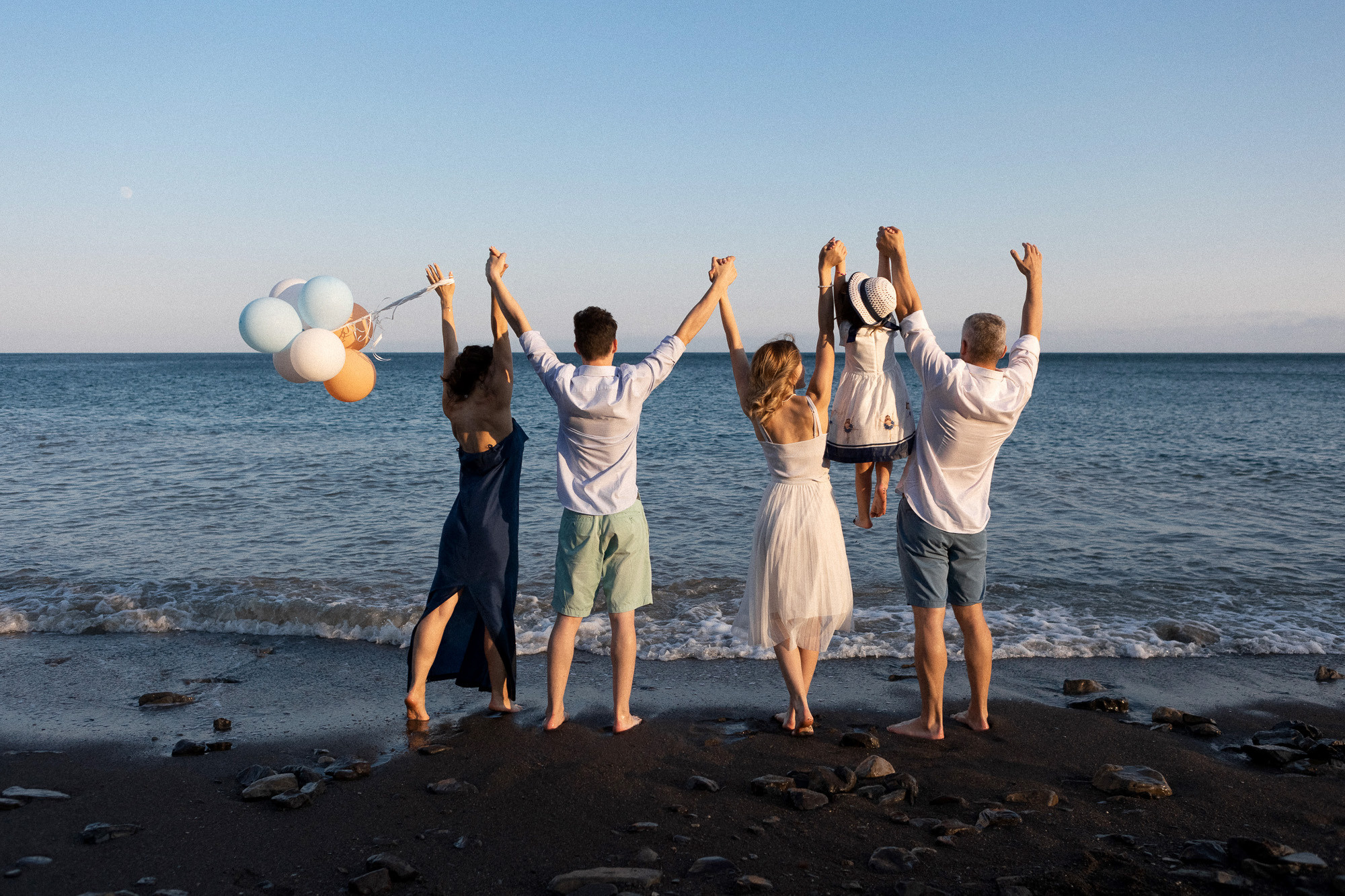 Семейная фотосессия в Симеизе на горе Кошка и на пляже у моря. Свадебный фотограф, фотосъемка в Крыму, Севастополе, Симферополе, Ялте