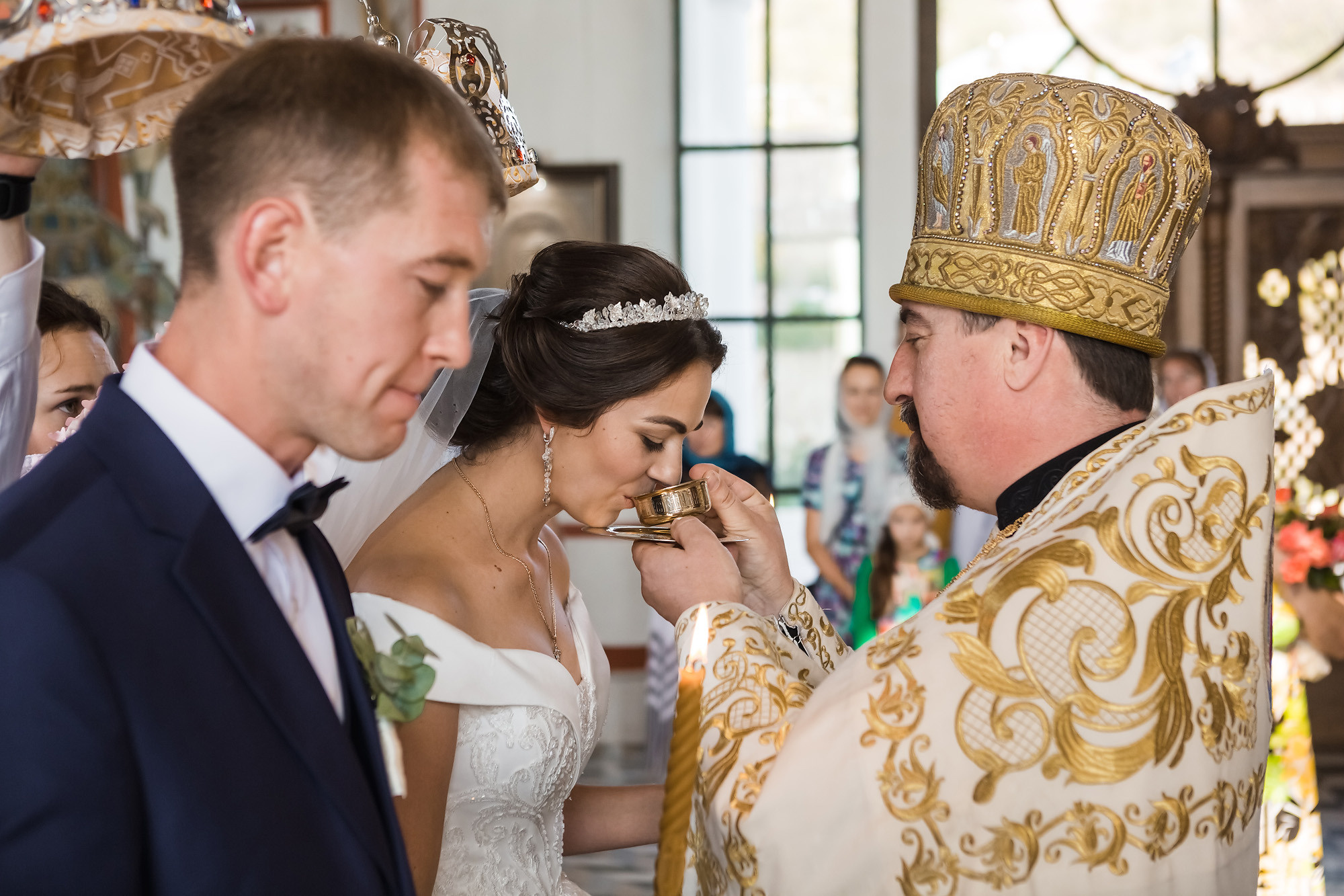 Венчание Петра и Феодосии в Храме-маяке Николая Чудотворца. Свадебный фотограф, фотосъемка в Крыму, Севастополе, Симферополе, Ялте