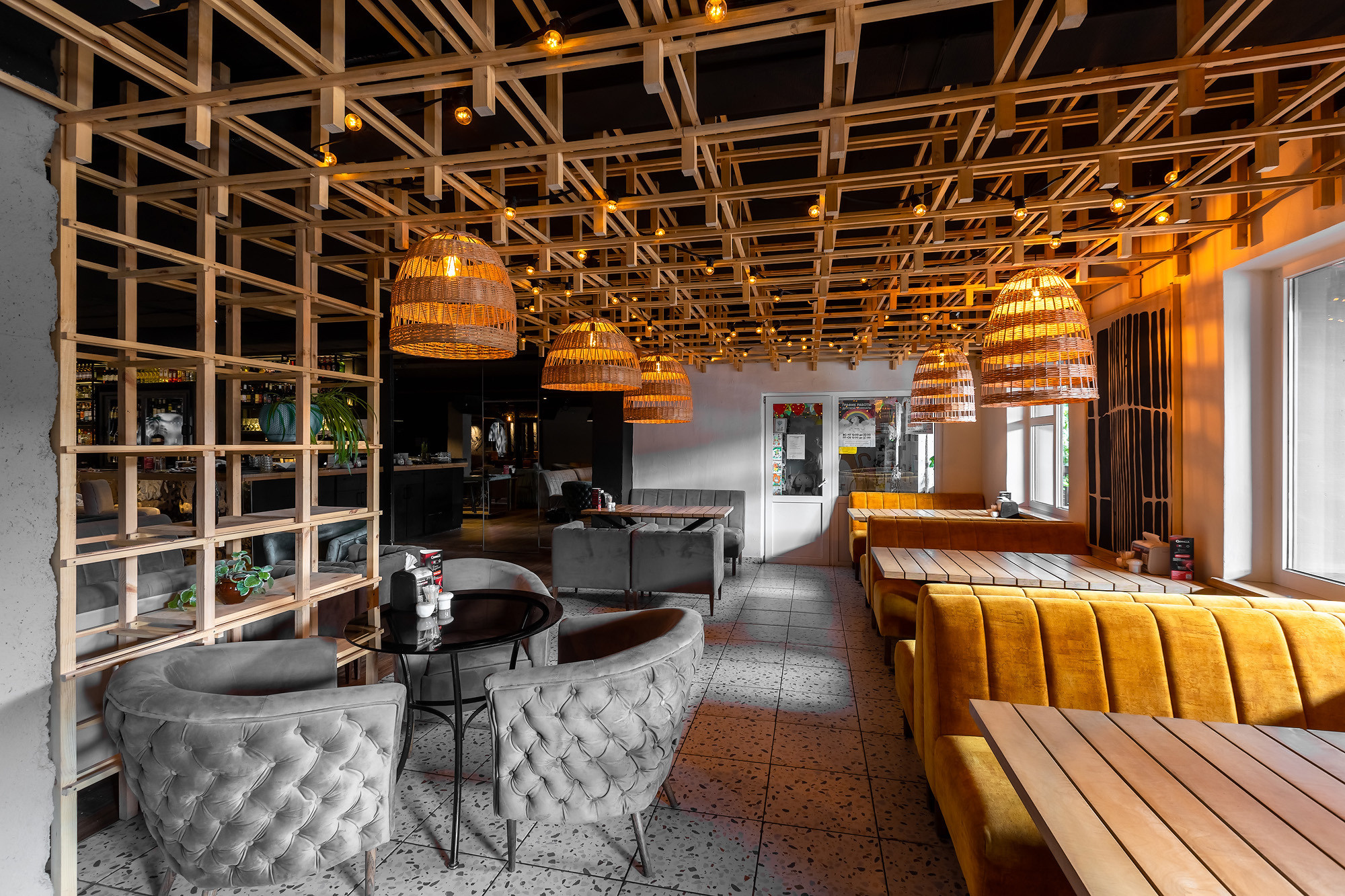 Фотосессия интерьеров кафе Место и кальянной Gorilla Hookah. Свадебный фотограф, фотосъемка в Крыму, Севастополе, Симферополе, Ялте