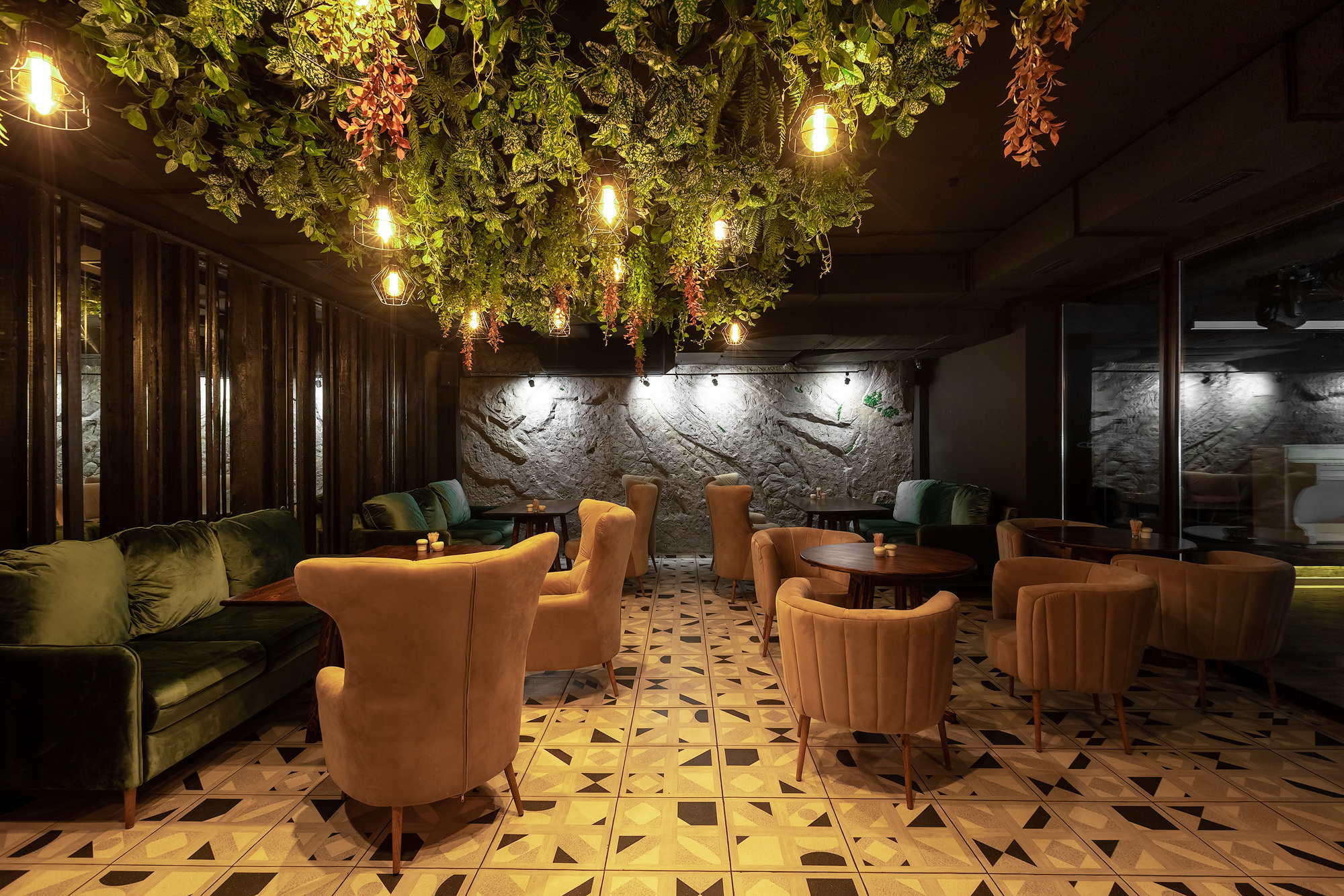 Фотосессия интерьеров кафе Место и кальянной Gorilla Hookah. Свадебный фотограф, фотосъемка в Крыму, Севастополе, Симферополе, Ялте