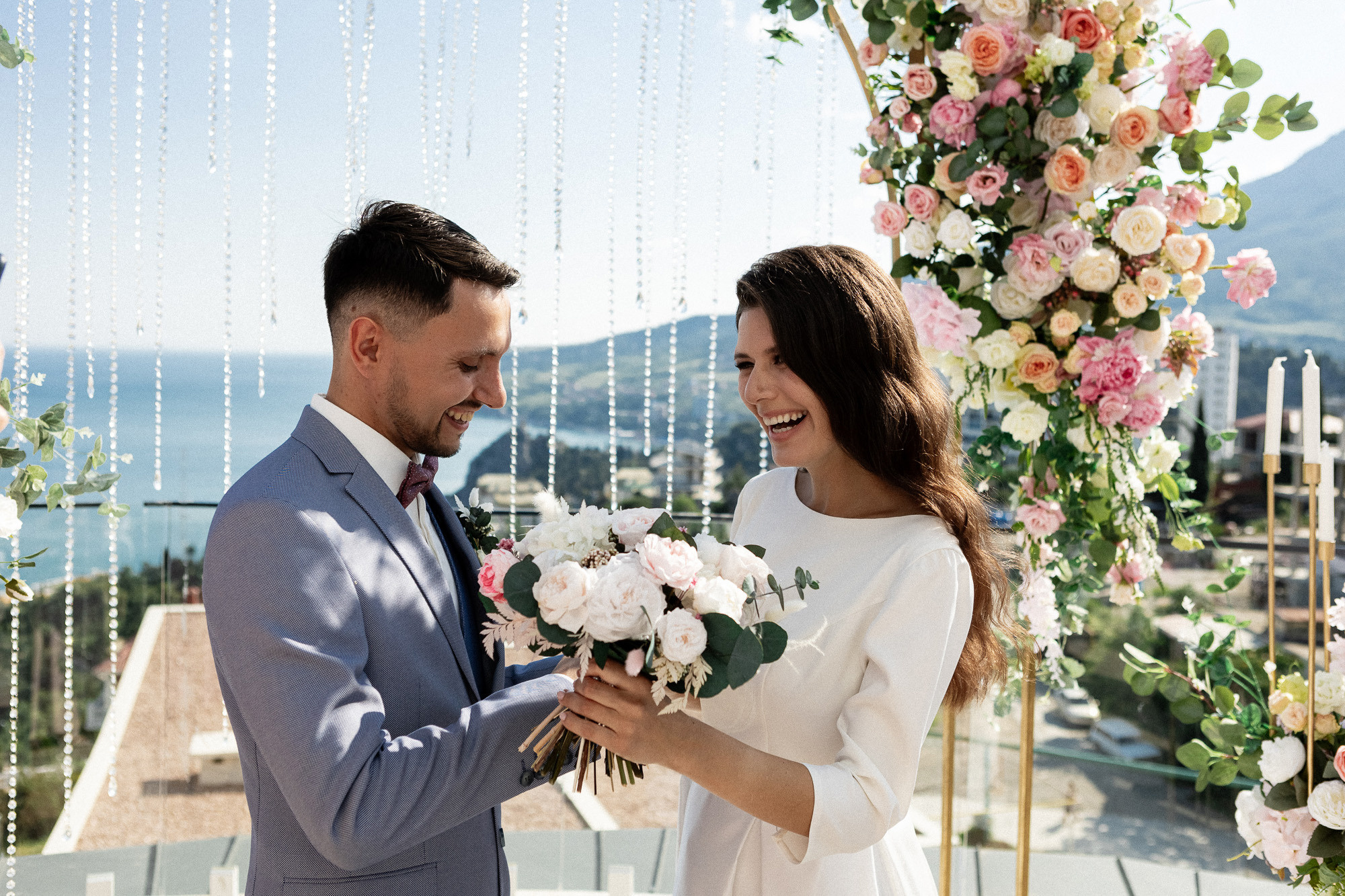 Женя и Настя - свадьба в Гурзуфе в отеле Алтея и Ливадийском дворце. Свадебный фотограф, фотосъемка в Крыму, Севастополе, Симферополе, Ялте