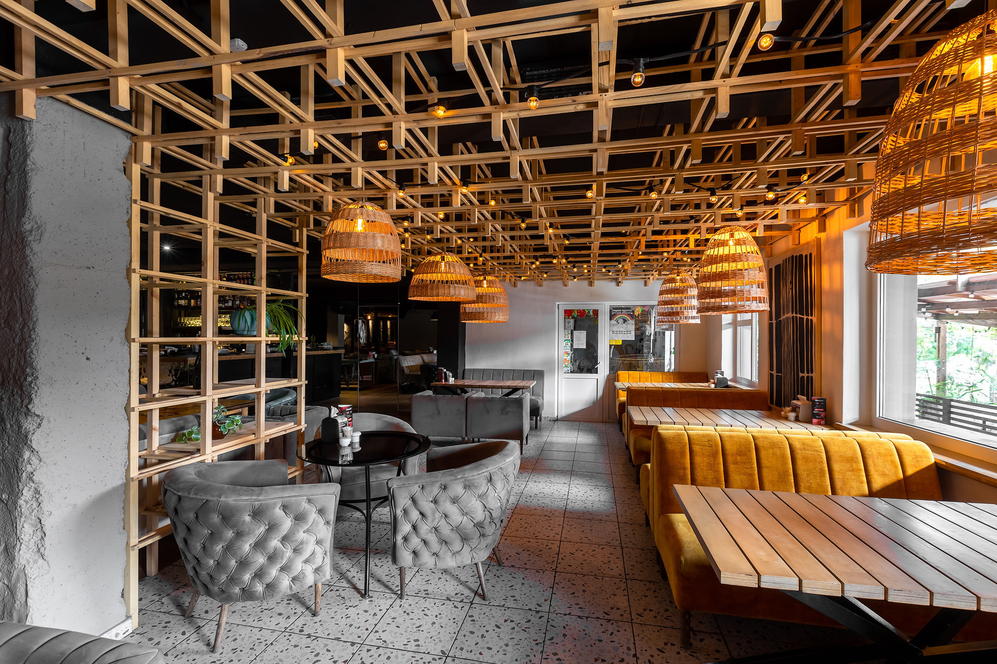 Фотосессия интерьеров кафе Место и кальянной Gorilla Hookah. Свадебный фотограф, фотосъемка в Крыму, Севастополе, Симферополе, Ялте