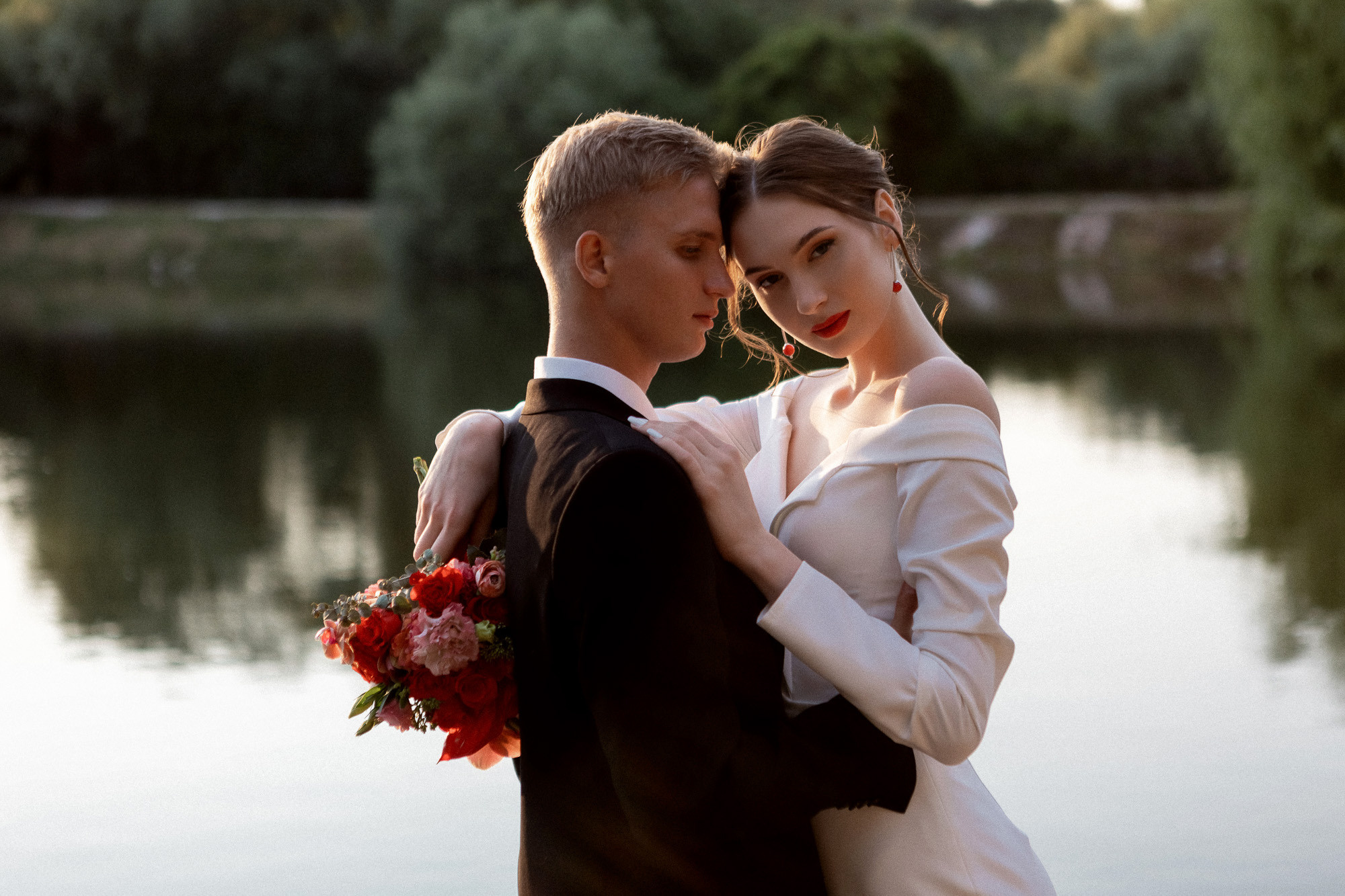 Денис и Таня - свадебная рекламная фотосессия на Грушевом озере. Свадебный фотограф, фотосъемка в Крыму, Севастополе, Симферополе, Ялте