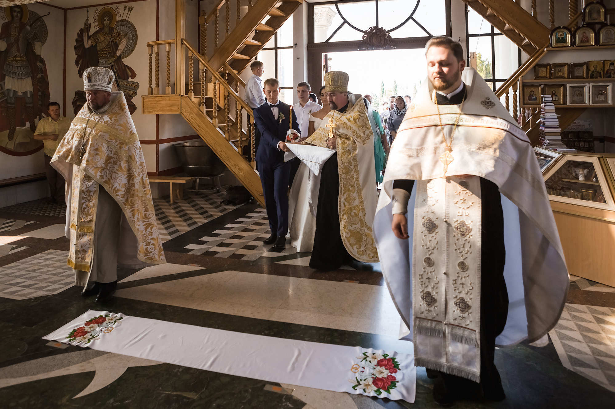 Венчание Петра и Феодосии в Храме-маяке Николая Чудотворца. Свадебный фотограф, фотосъемка в Крыму, Севастополе, Симферополе, Ялте