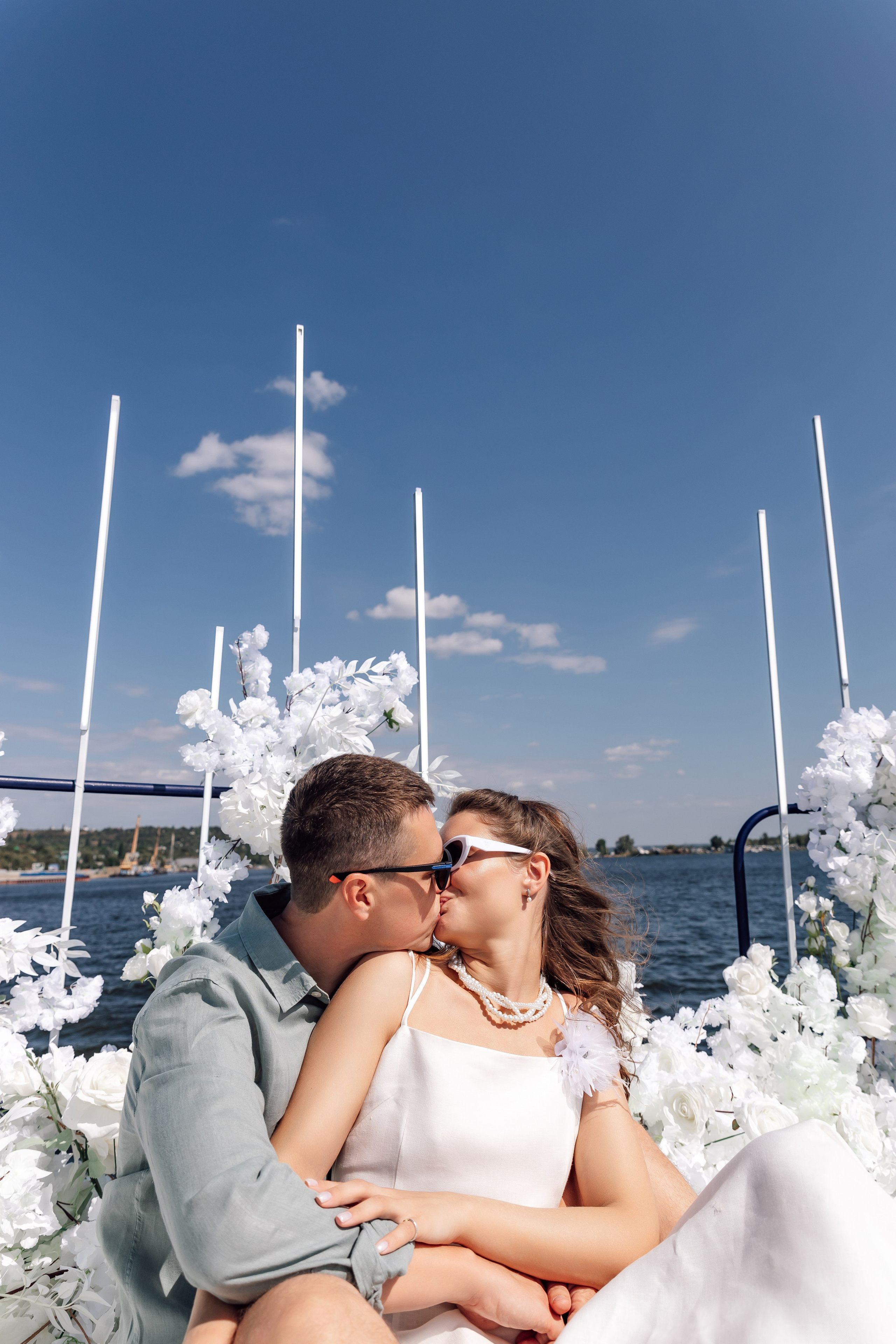 Александра и Геннадий. Яхта. Свадебный фотограф в Саратове