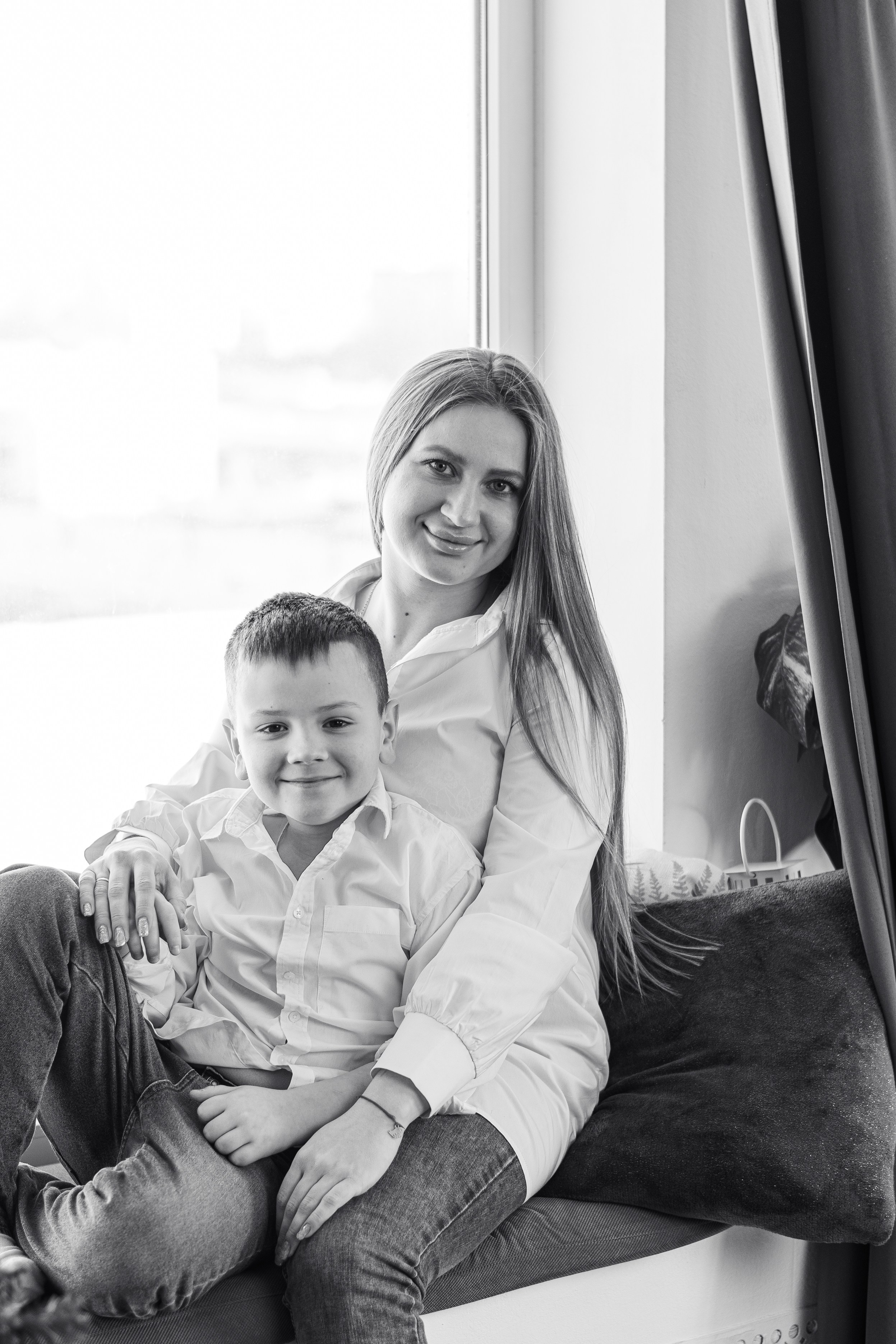 Оксана с семьей. Студийная съемка. Екатерина Бикбаева фотограф, видеограф, медиа-продюсер