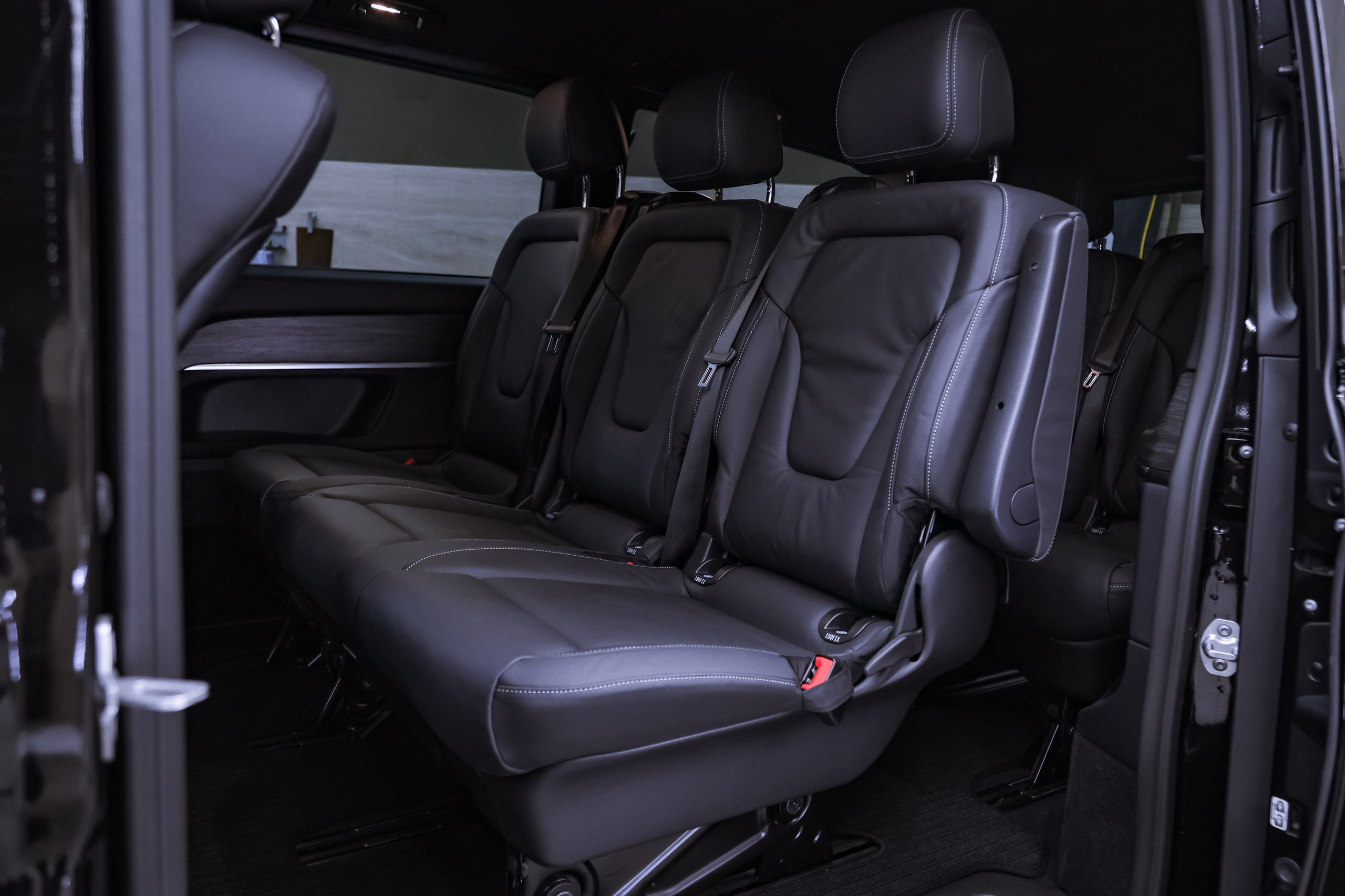 2024 MERCEDES BENZ V 300 d 4MATIC. Mixturecaptures