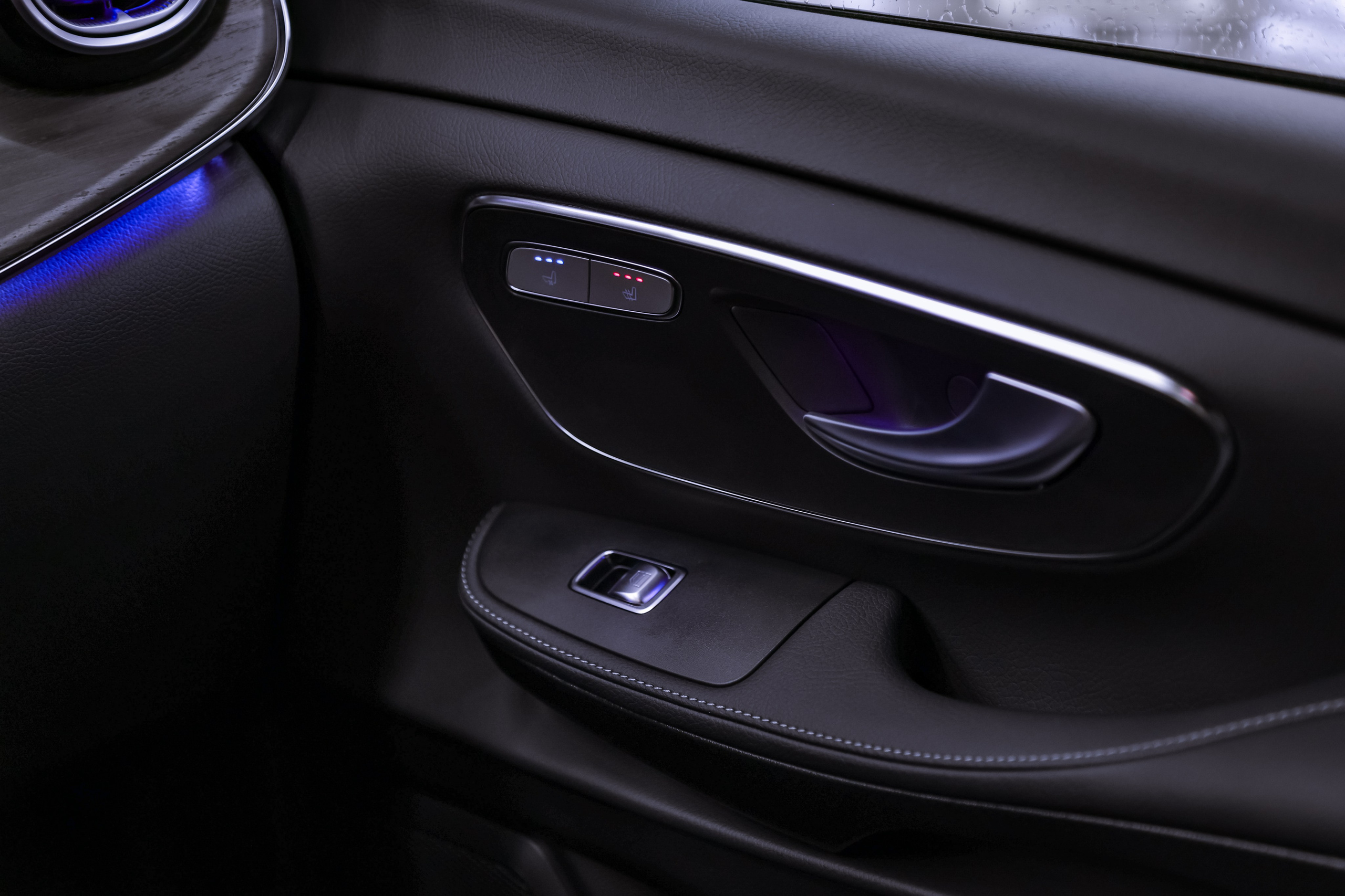 2024 MERCEDES BENZ V 300 d 4MATIC. Mixturecaptures