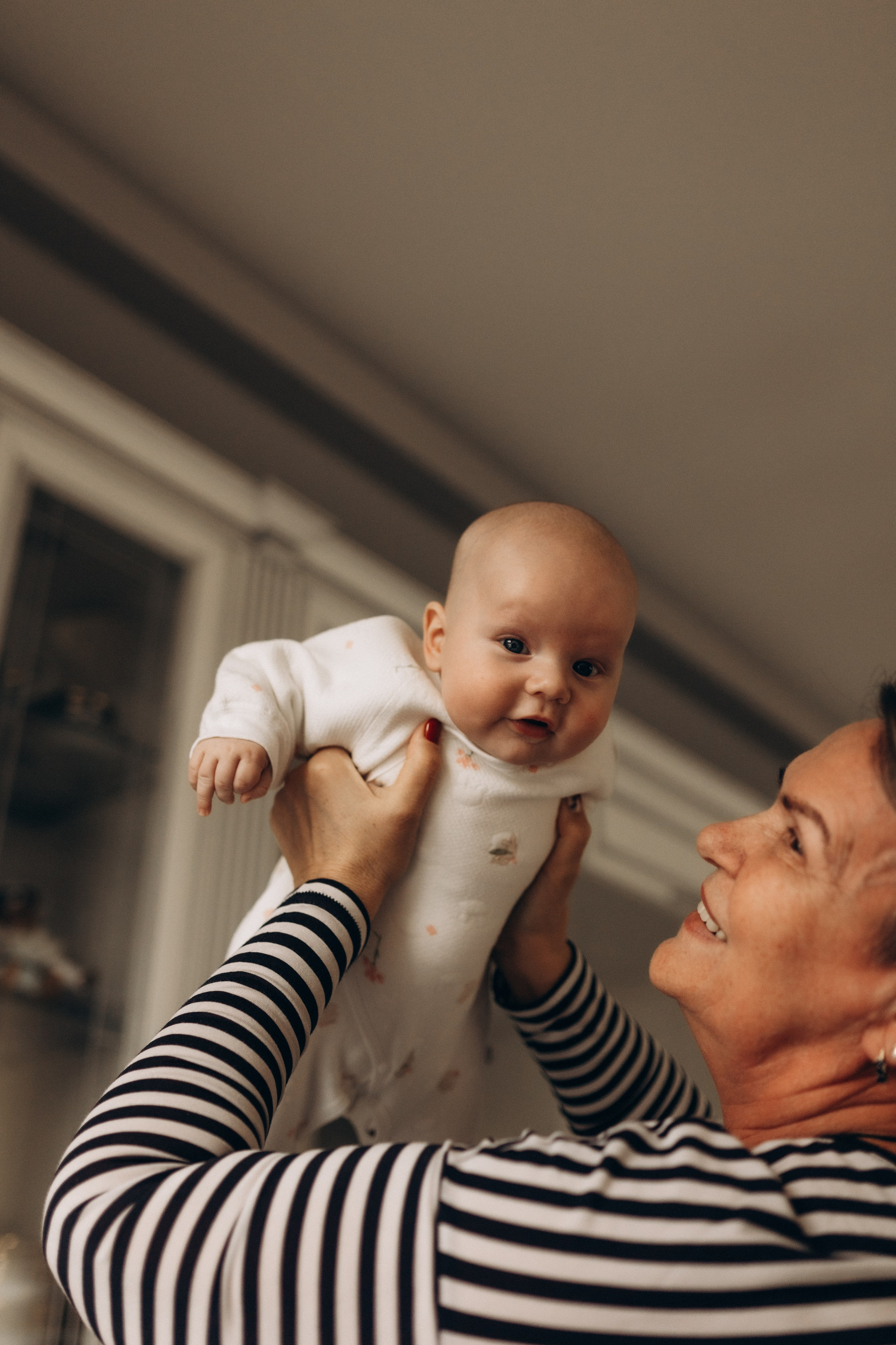 Александр Сергеевич с мамой и бабушкой 🤍. Фотограф Артем Бросов в Санкт-Петербурге и Дубае