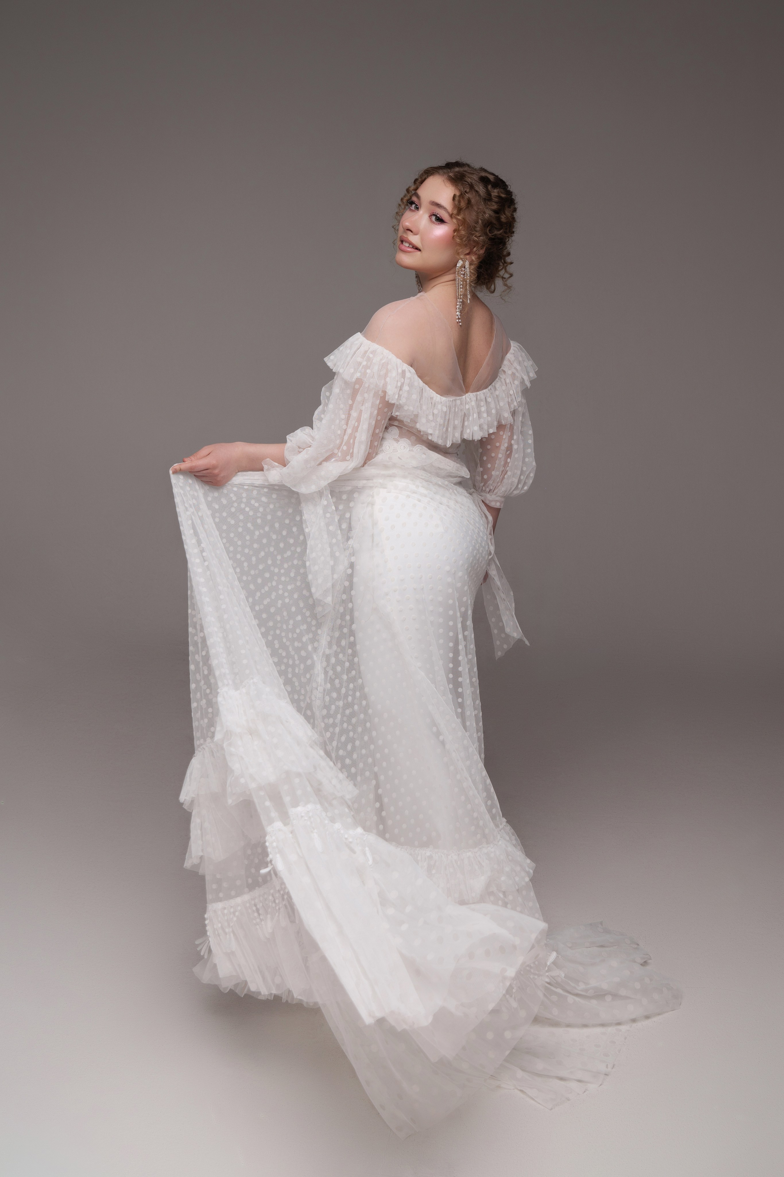 Платья. Оксана Волик фотограф в Архангельске. Аренда фотостудии White Studio