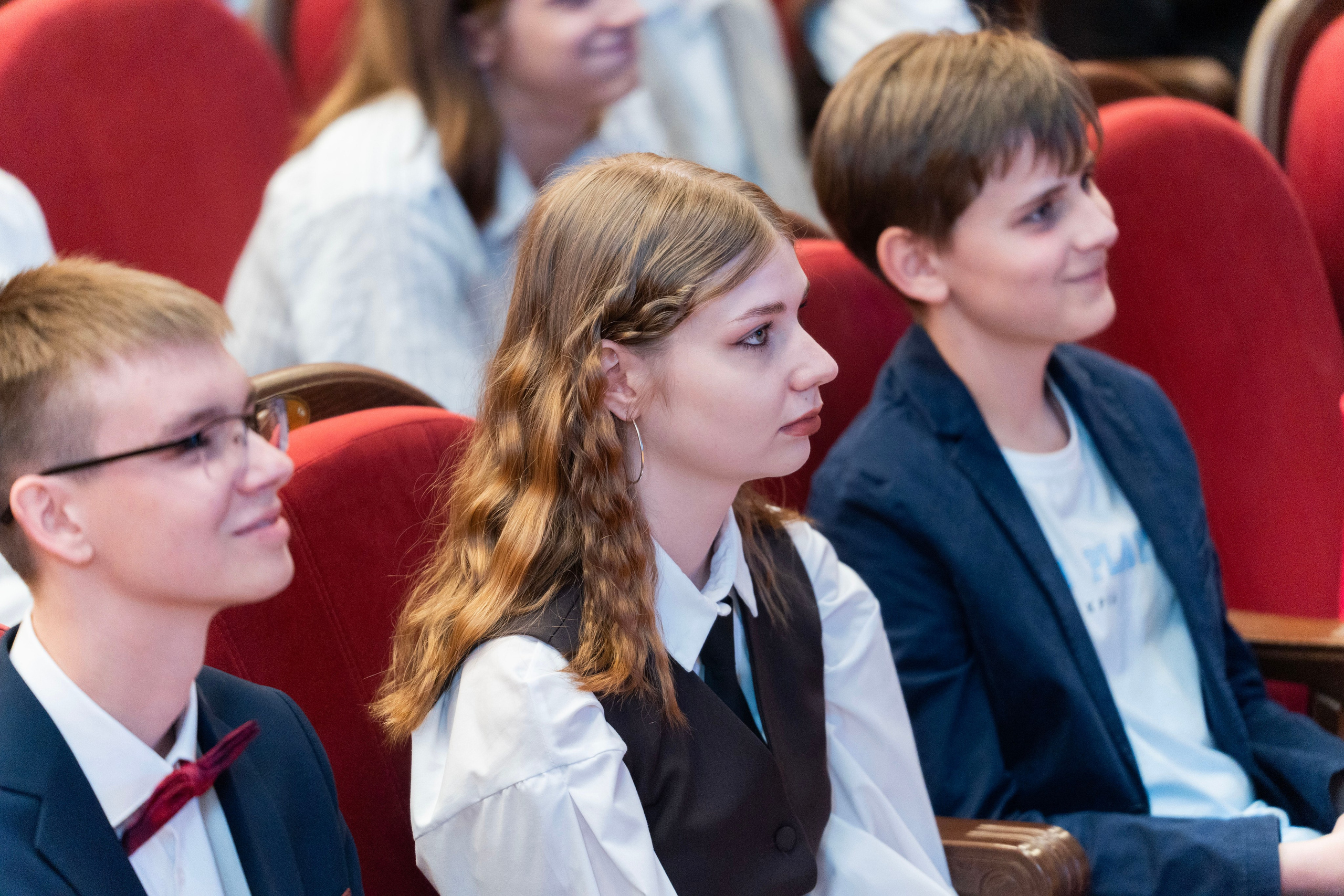 Выдача аттестатов 9 классы. Фотограф Юлия Попова