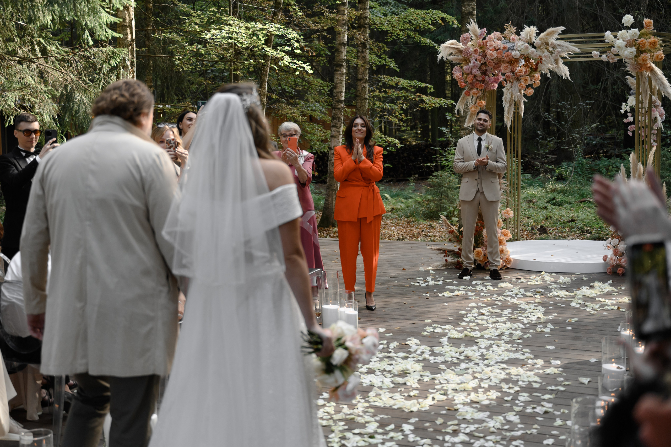 Спрятались. Свадебный фотограф в Москве Владимир Симонов