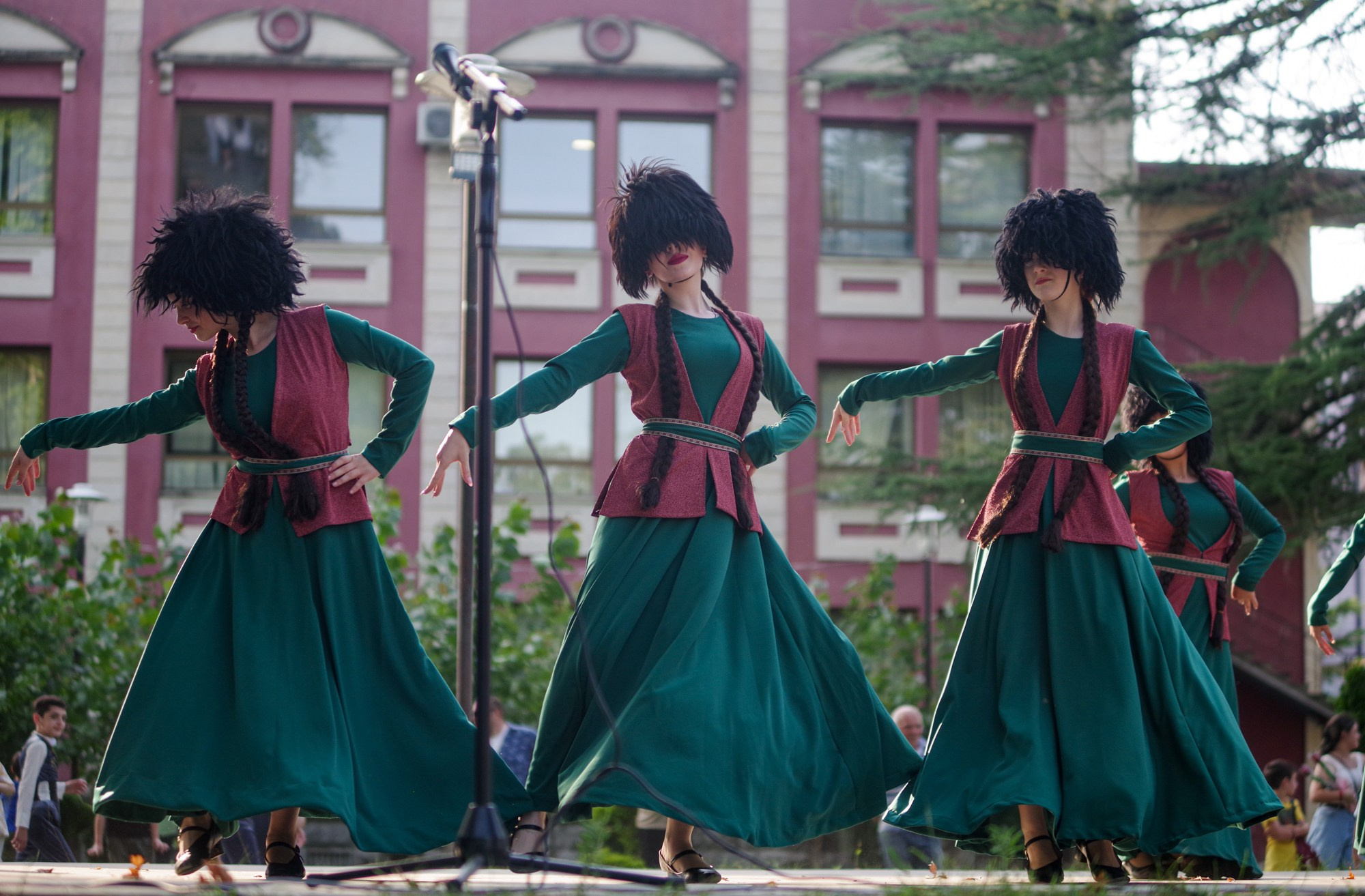 Грузинский танец. Портретный фотограф Денис Милютин