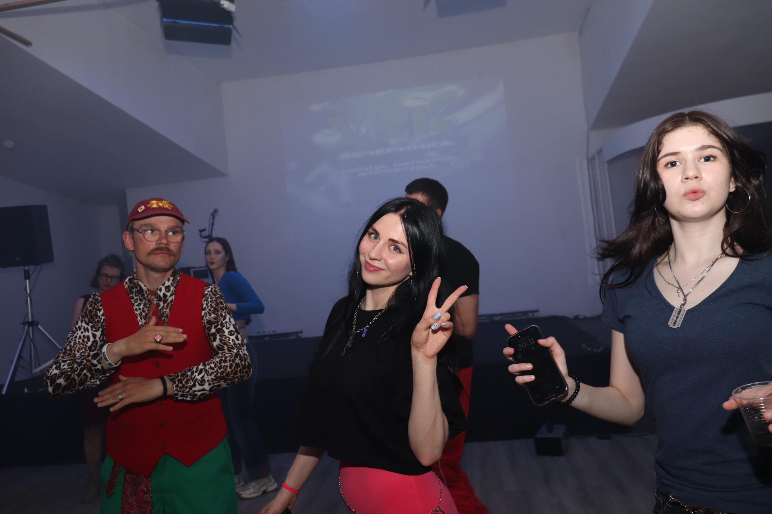 Дискотека 90х молодёжного «клуба 52». Ивентный фотограф в Санкт-Петербурге Олег Комков