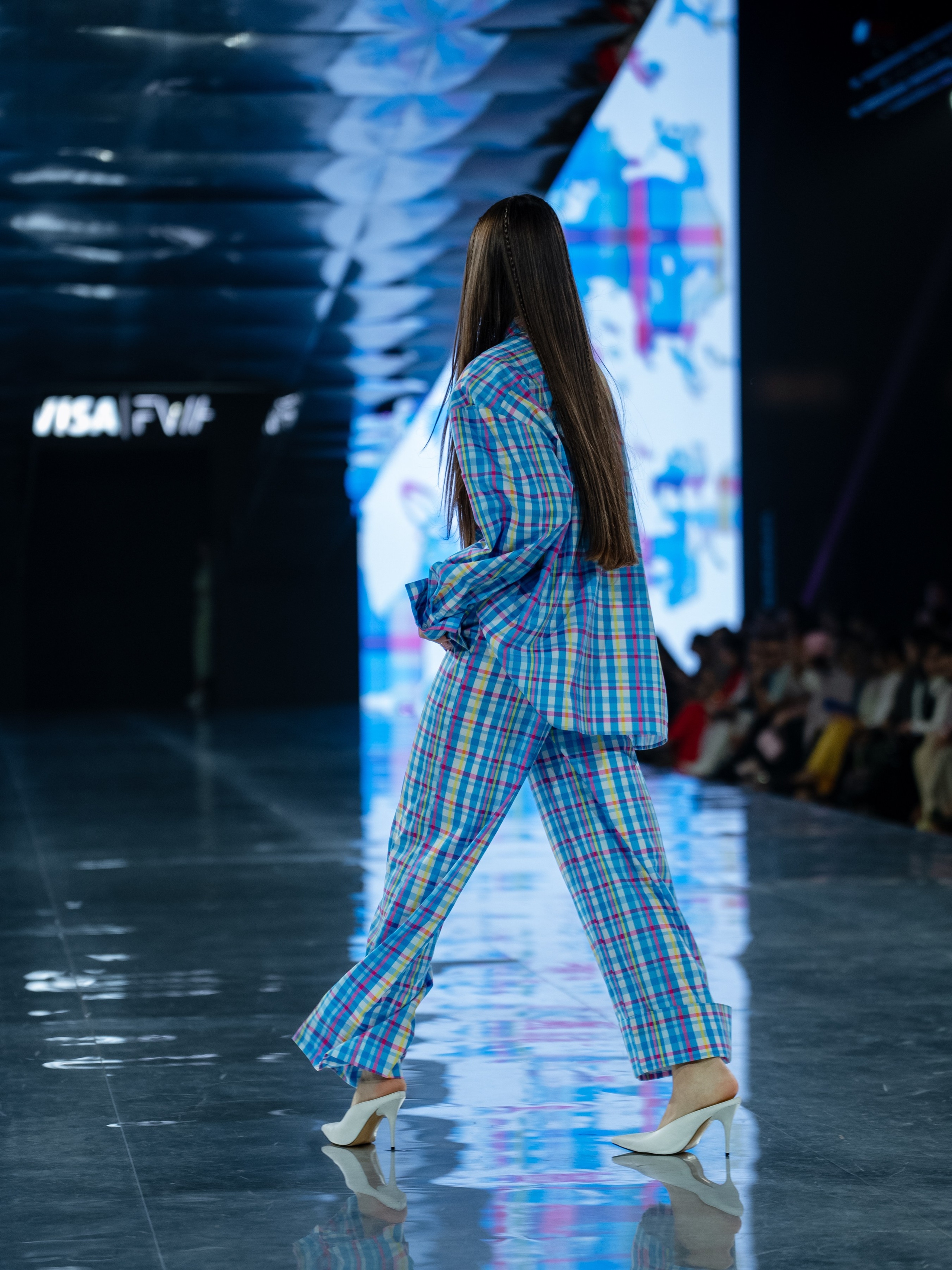 Visa Fashion Week Studio 4353. Сайт Алматинского НЮ АРТ, будуар и фэшн фотографа Дениса Карпенко