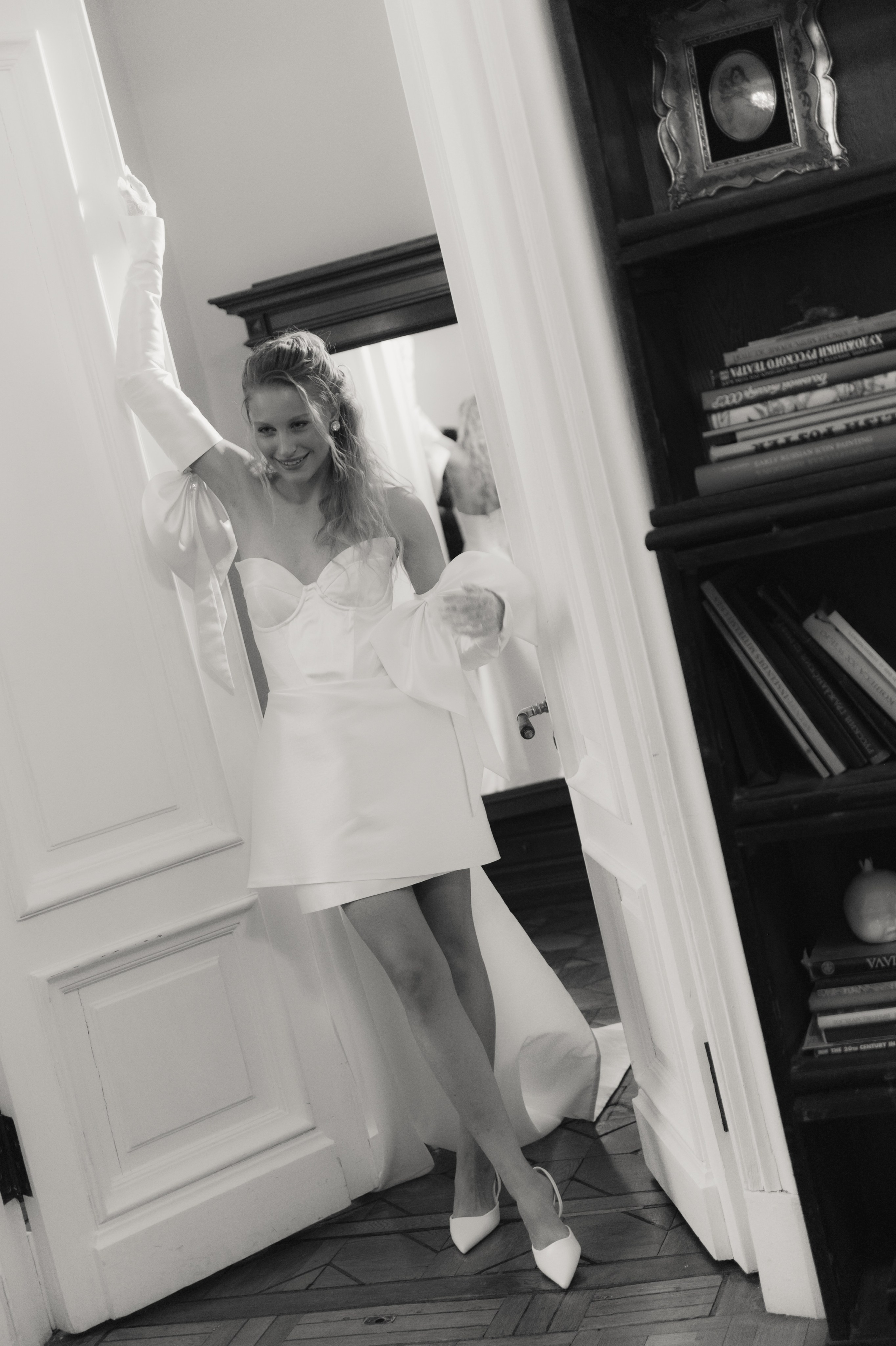 Свадебная съемка в исторической квартире на Чистых прудах. Ярослава Ерина — свадебный фотограф в Москве