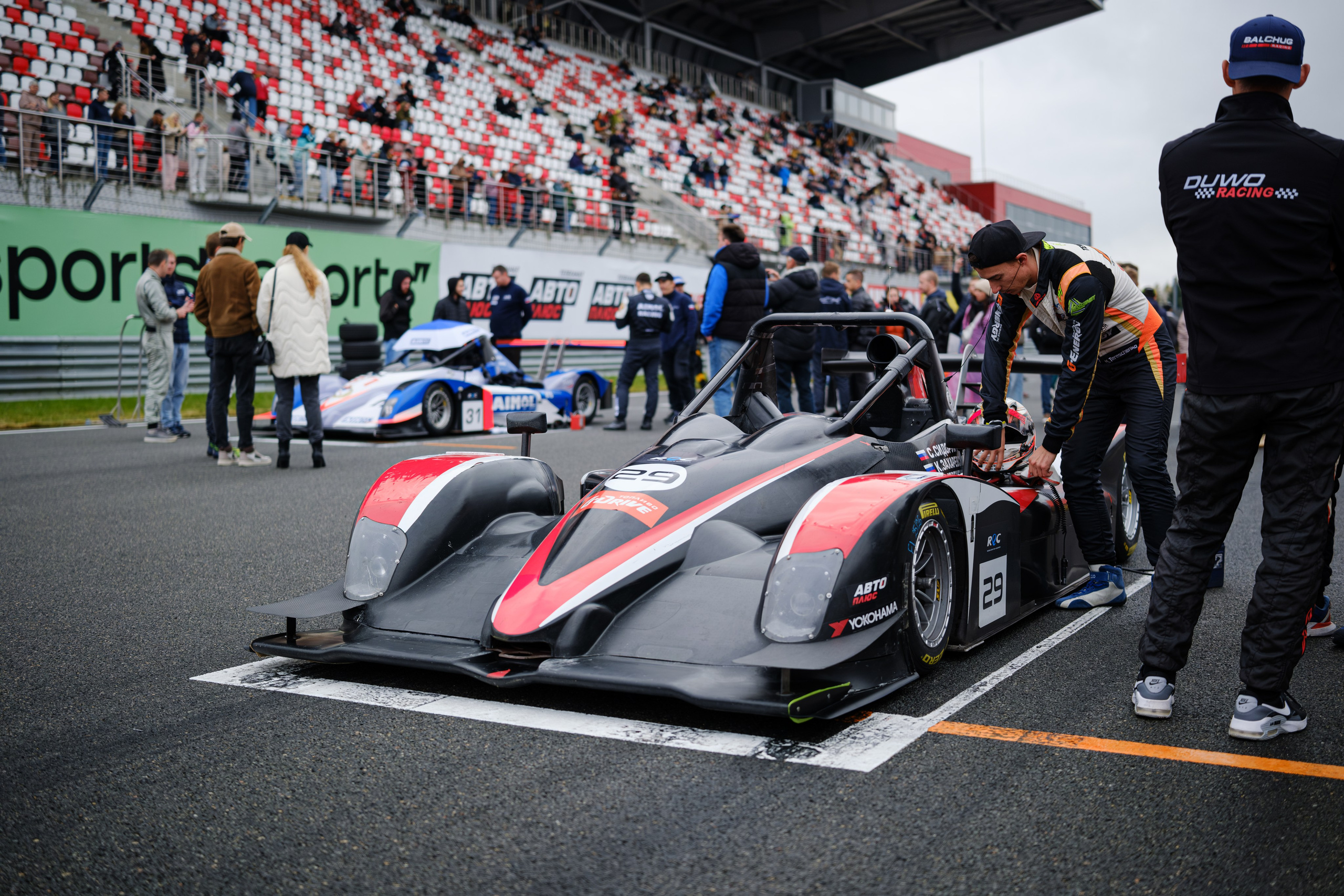 Российская серия гонок на выносливость. Авто и мотоспорт — фотограф Антон Медведев iCoguar