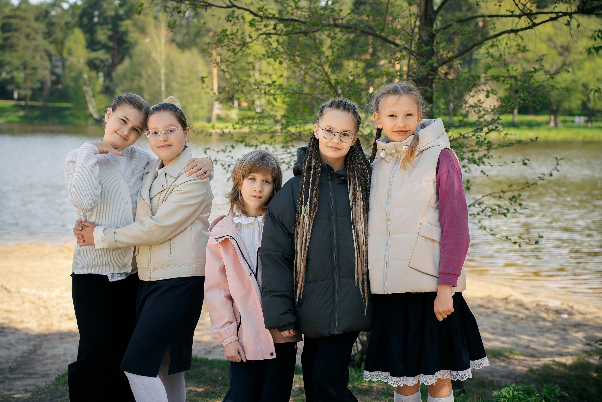 Прогулки в школьном дворе. Фотограф Казакова Анастасия