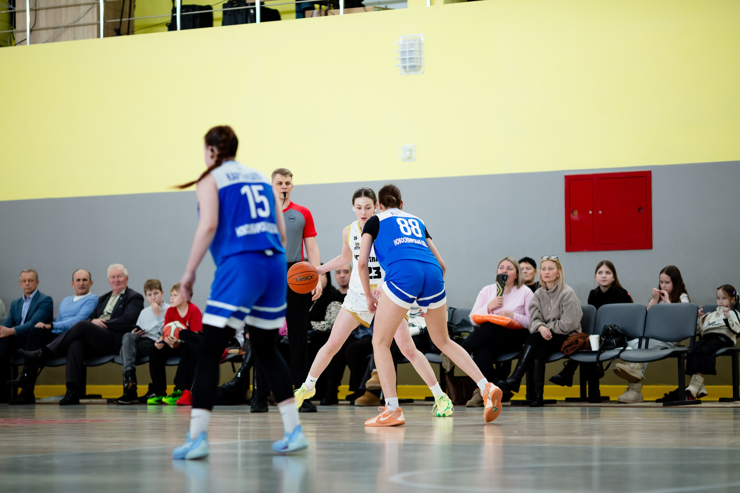 ЧГУ-Атланта — Динамо / 1 игра. Фотография