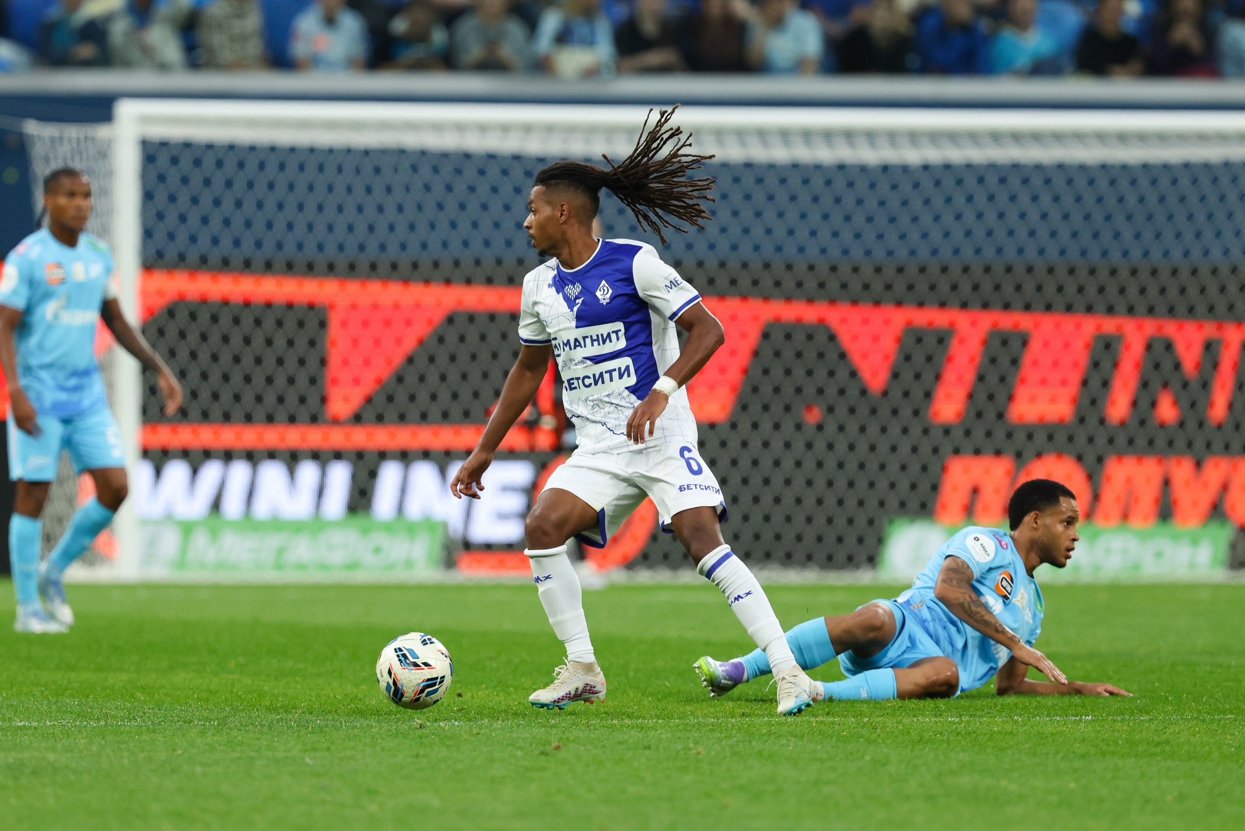 ФК «Зенит» — ФК «Динамо» Махачкала 23.08.2025. Спортивный и репортажный фотограф Антон Тереханов