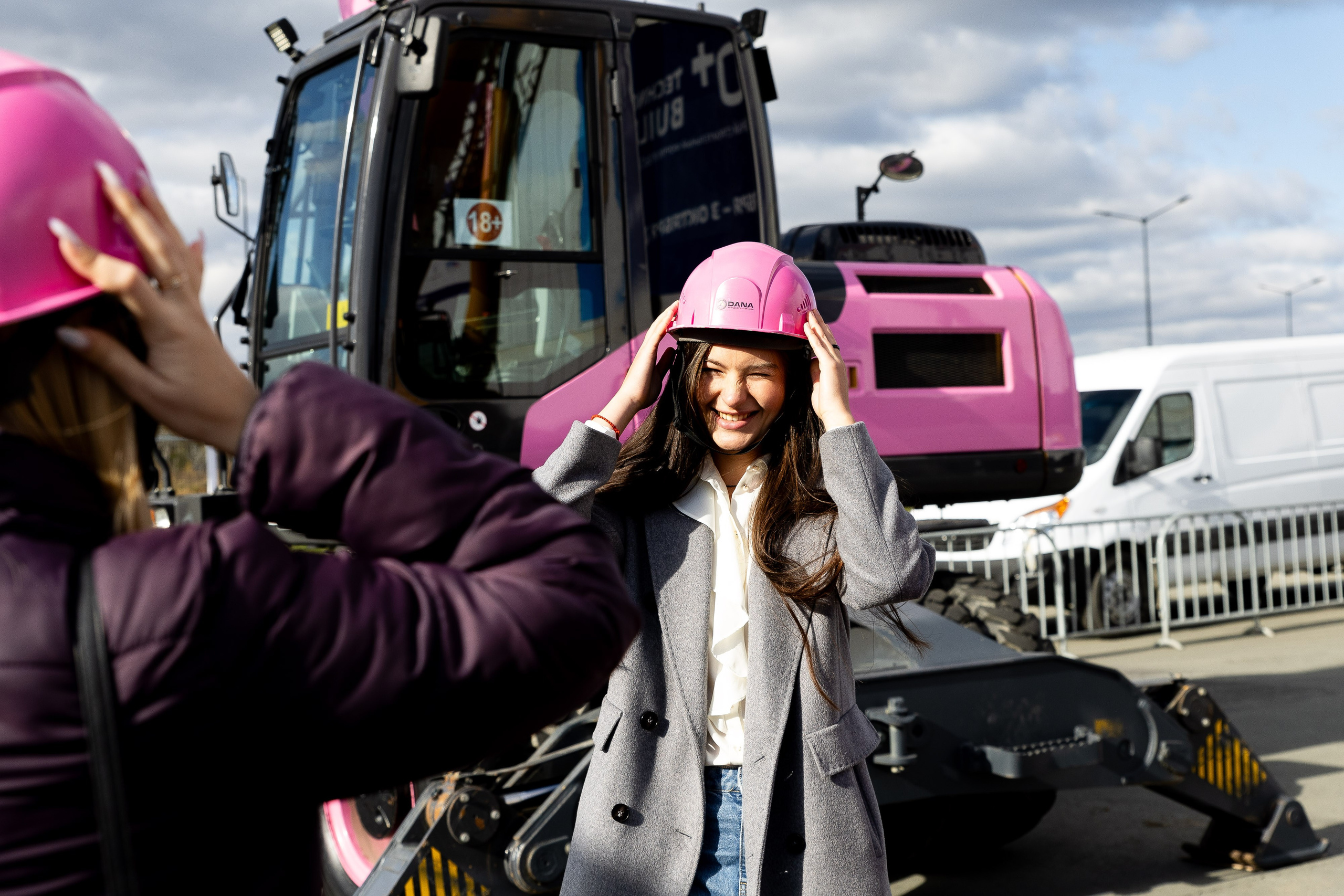 100+ (разные стенды). Фотограф Родион Нарудинов