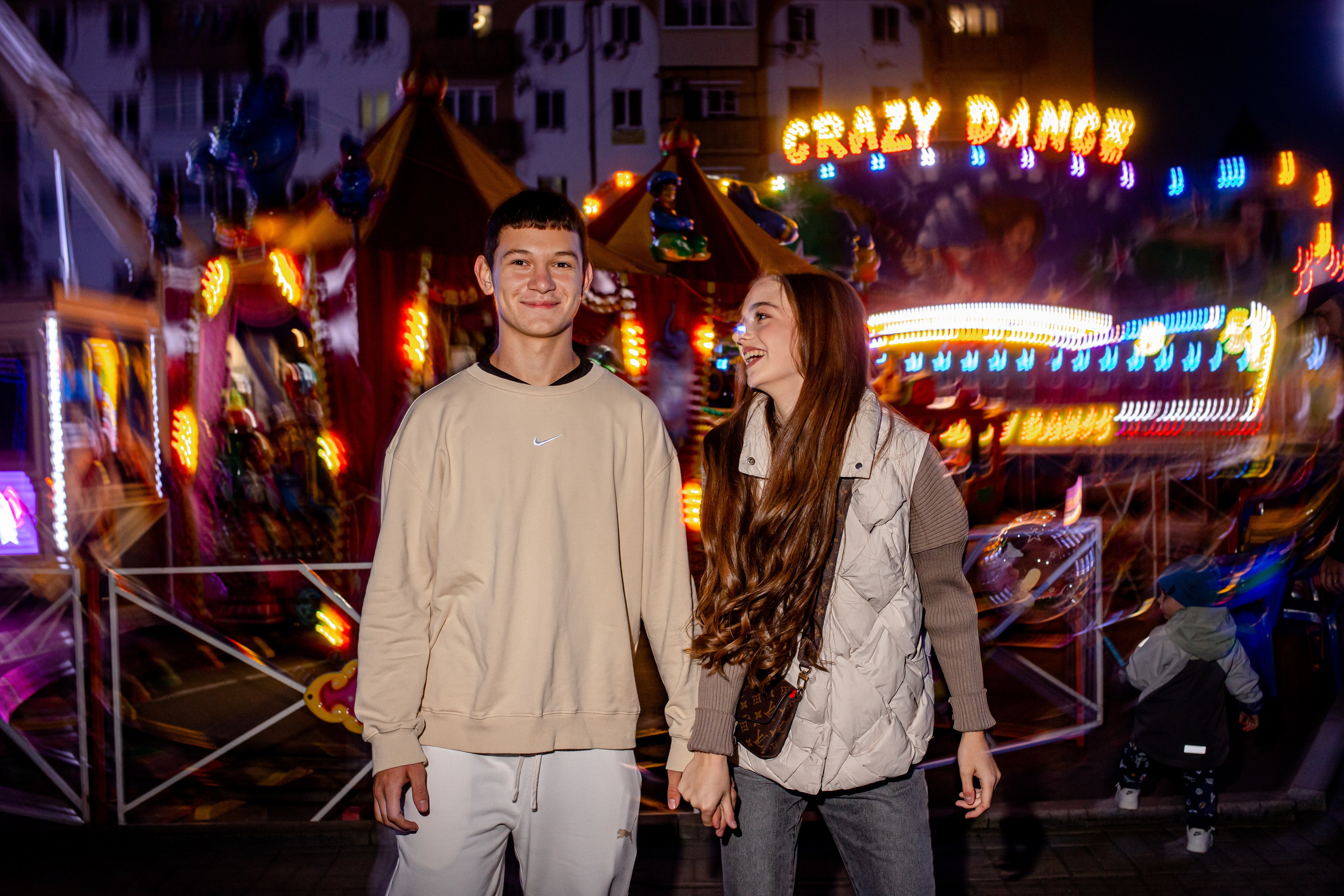 Любовь в парке аттракционов. Свадебный фотограф Кропоткин Краснодар