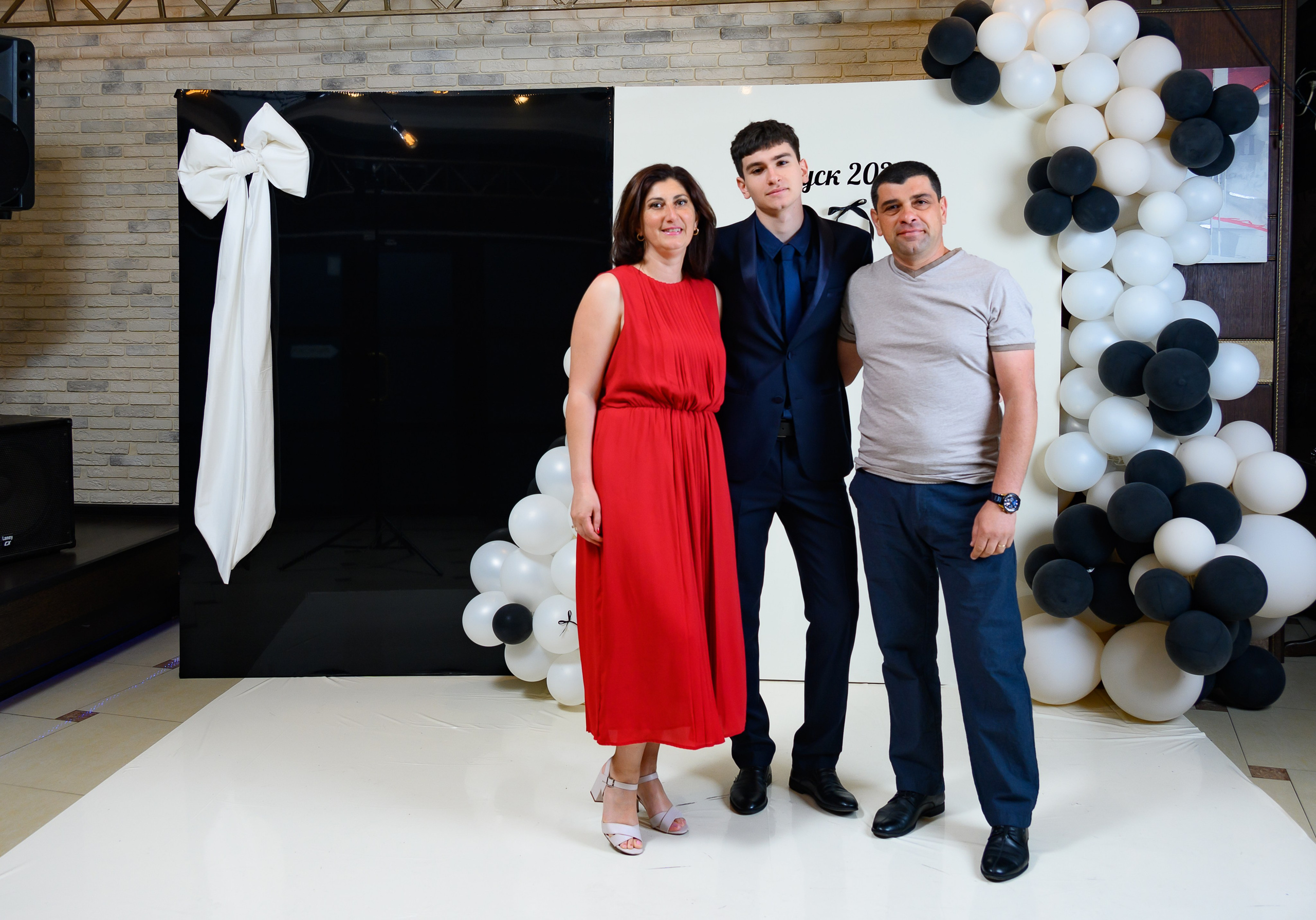 Выпускной 2025 11 кл. Семейный и детский фотограф в Новороссийске Лебедева Елена