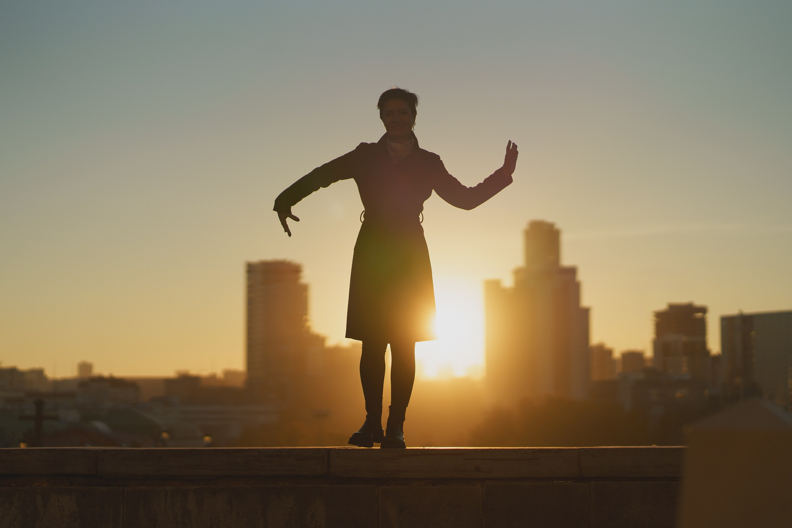 фотосессия на фоне архитектуры Екатеринбурга