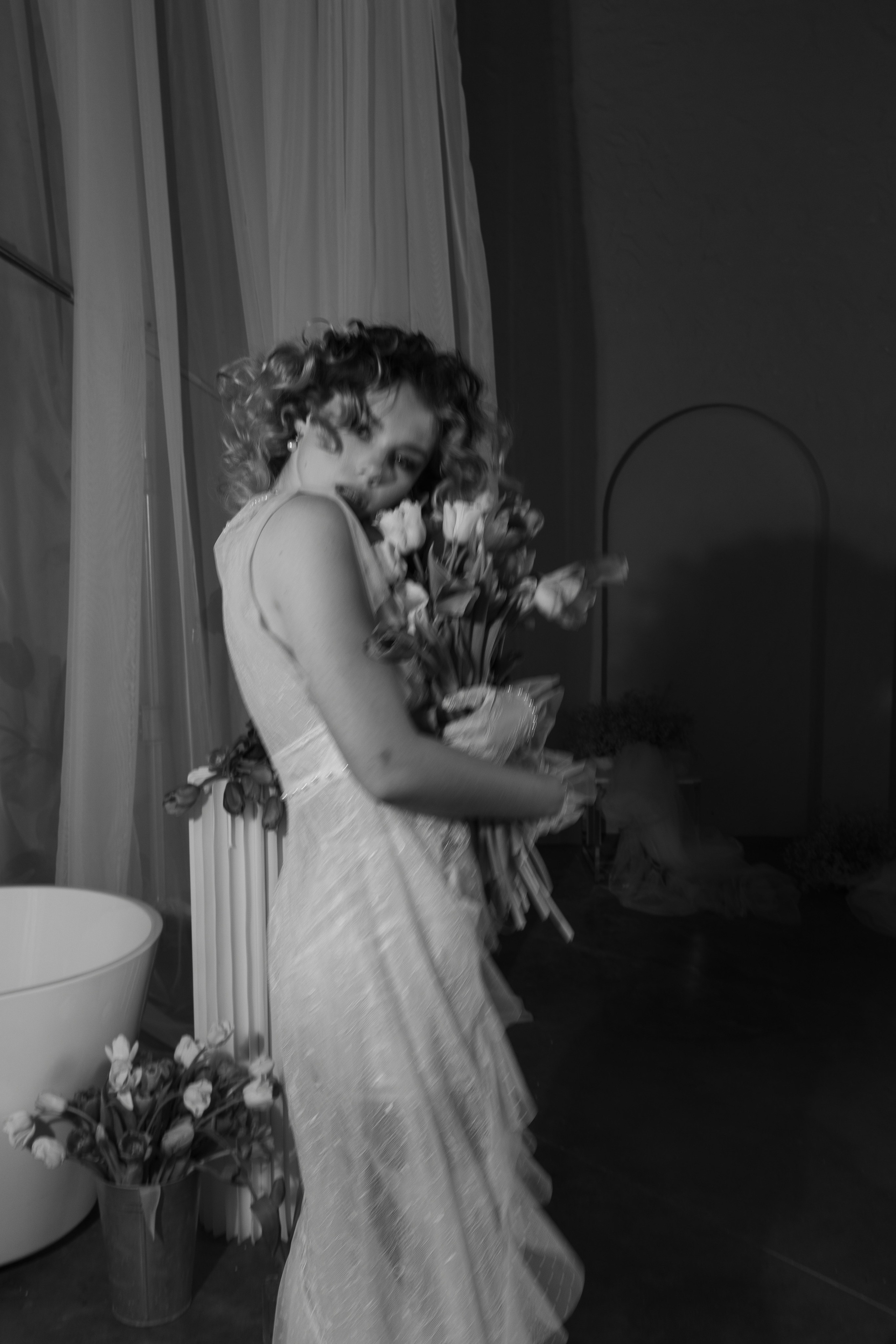 Настя. Я Ира и я фотографирую свадьбы более 10 лет