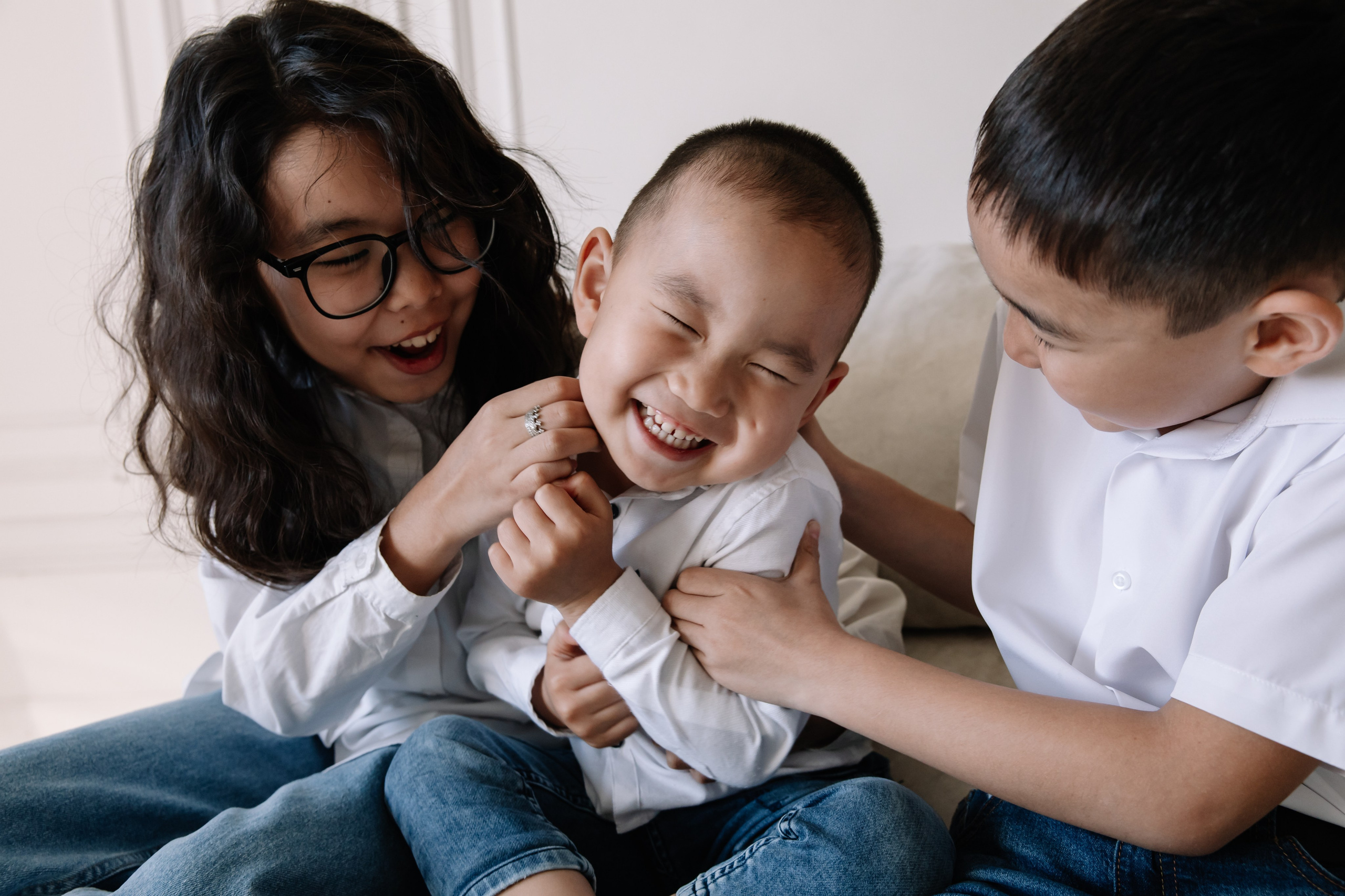 Семейная фотосессия в студии. Свадебный и семейный фотограф в Элисте Лиджик Сарлов