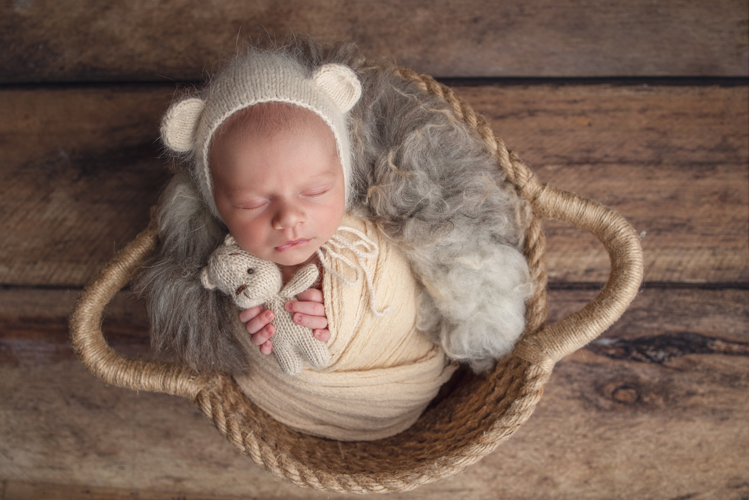 Нежная и милая фотосессия первых дней жизни Вашего ребенка в Минске. Фотограф новорождённых Минск — стоимость newborn фотосессии в Минске