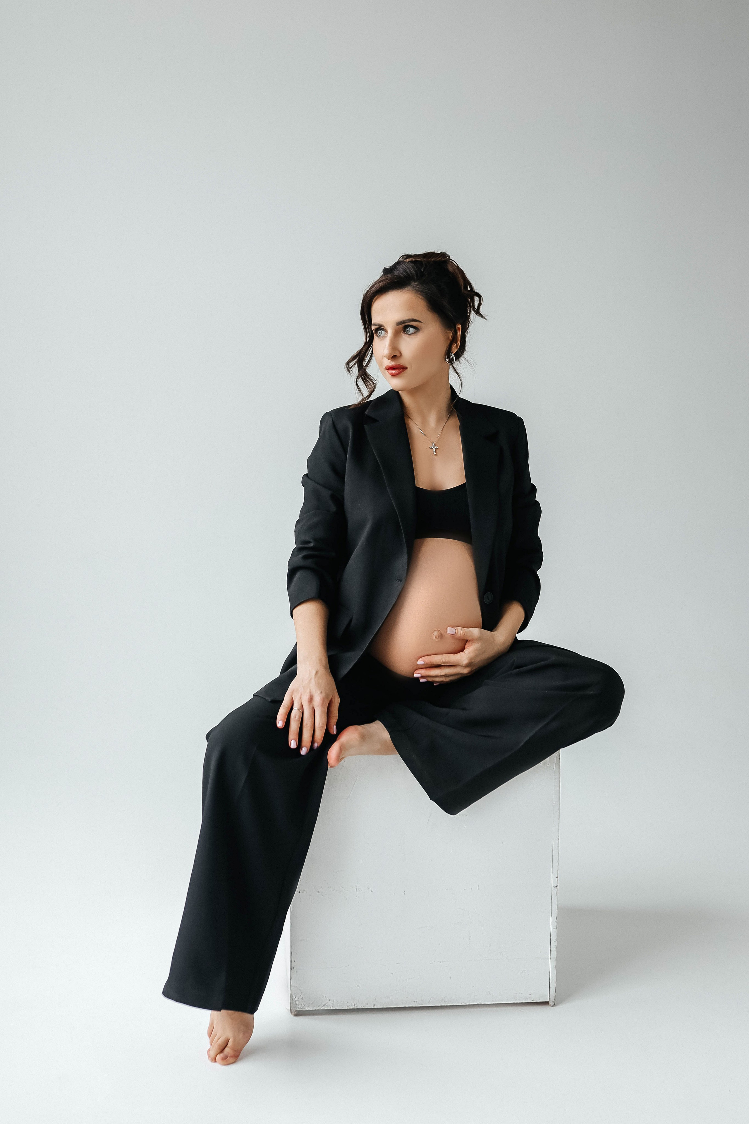 Фотосессия беременности в Москве в студии. Свадебный и семейный фотограф в Москве