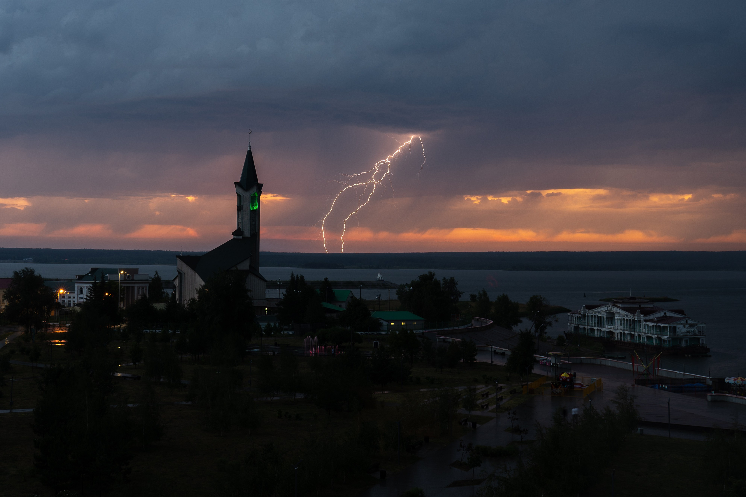 ЦВЕТНЫЕ ФОТОГРАФИИ. Никита Аничкин фото и видео оператор из России