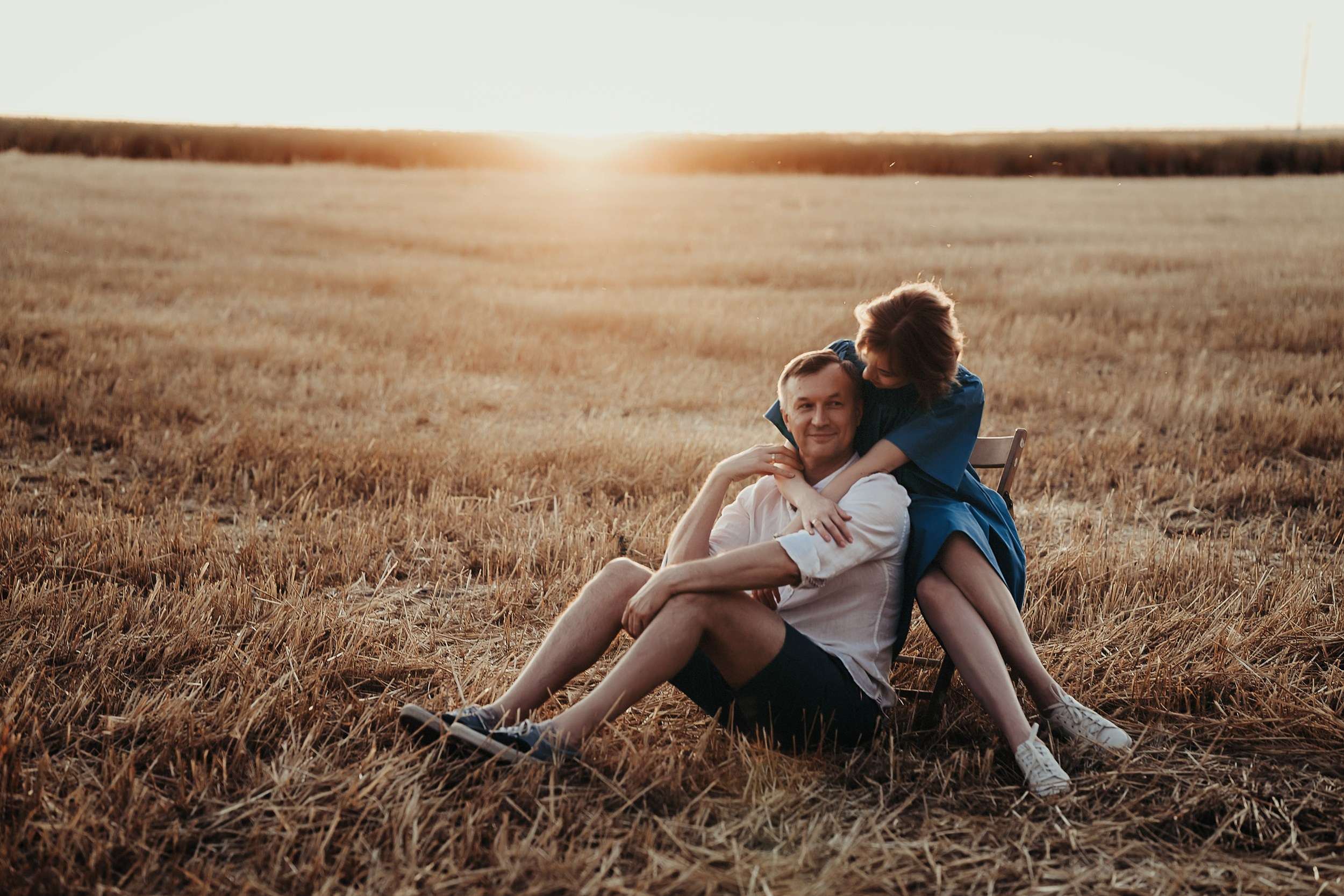 Аксана семейная в поле. Семейный фотограф, женский фототерапевт