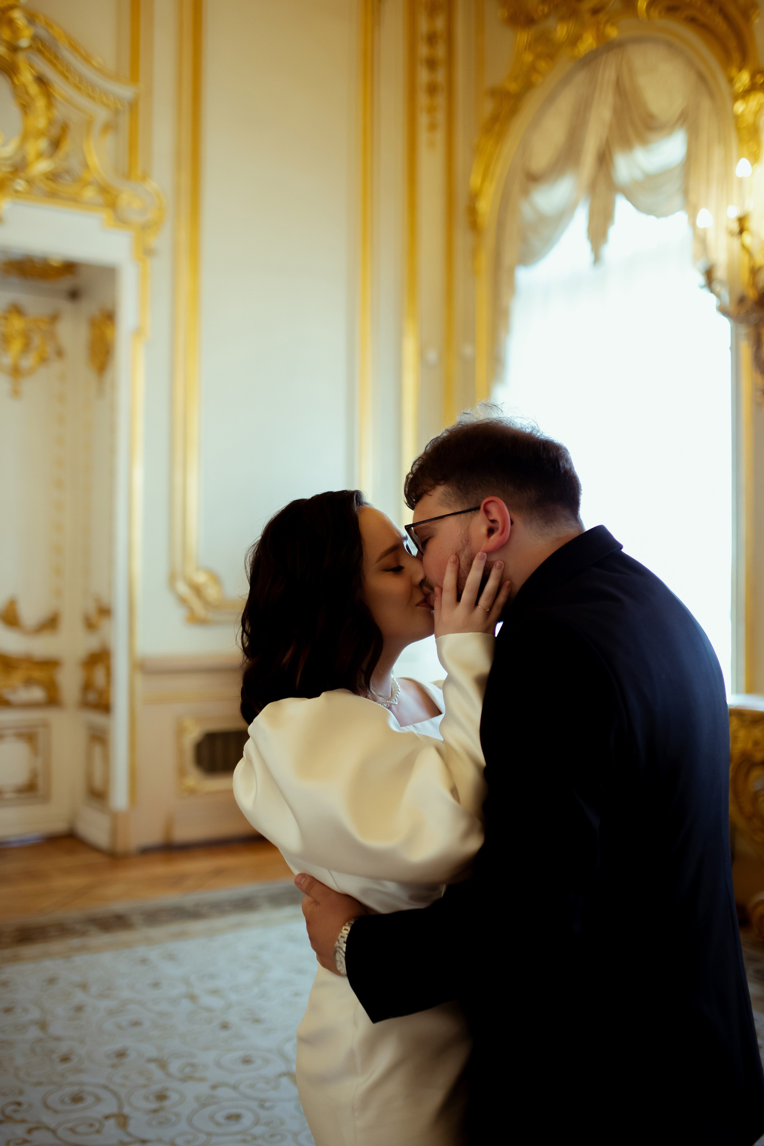 Свадебная фотосессия в первом дворце бракосочетания. Свадебный фотограф в Санкт-Петербурге Анна Суровцева