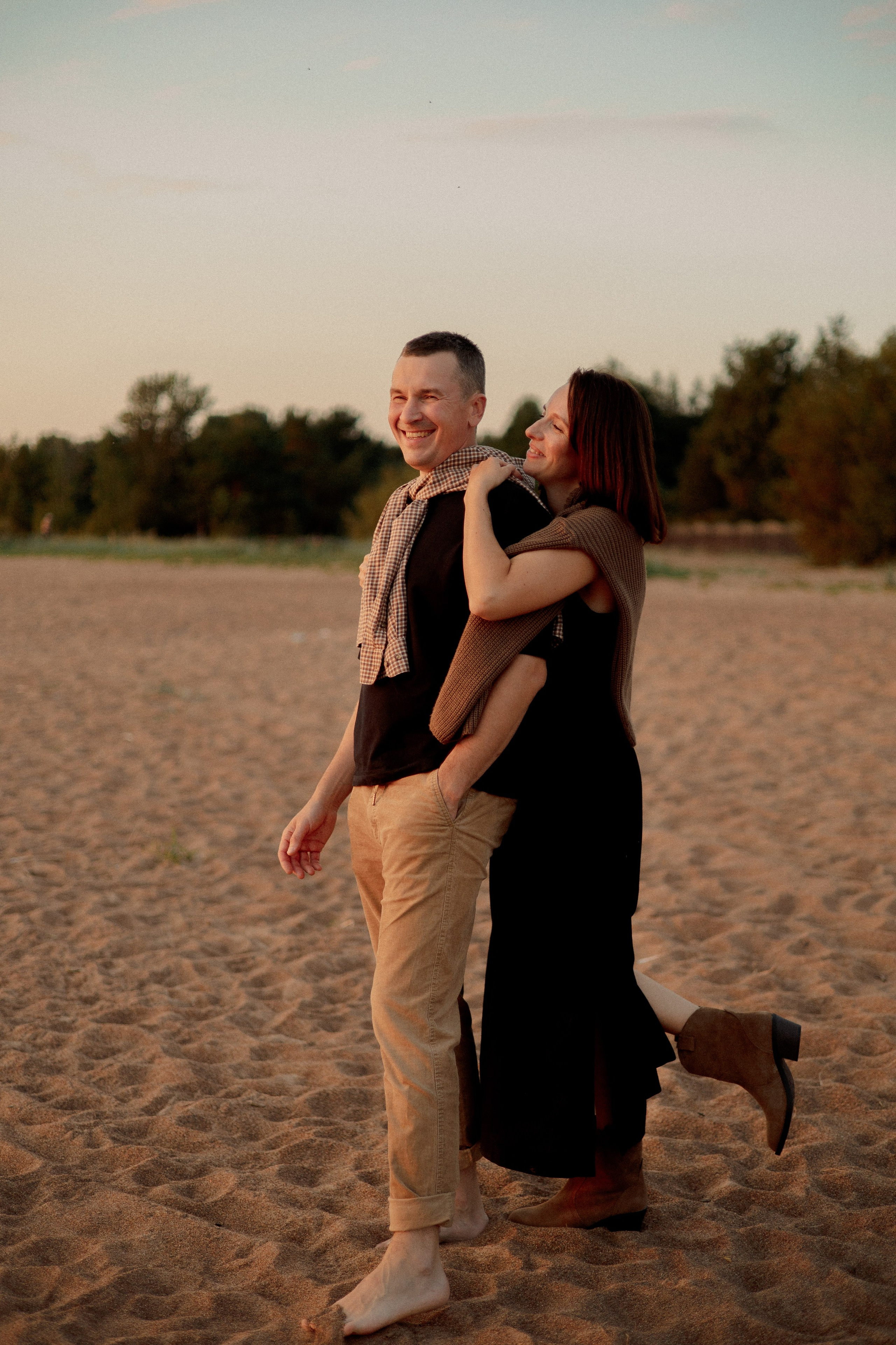 Арина, Андрей, Дарина, Настя и Ганс. Залив. Главная