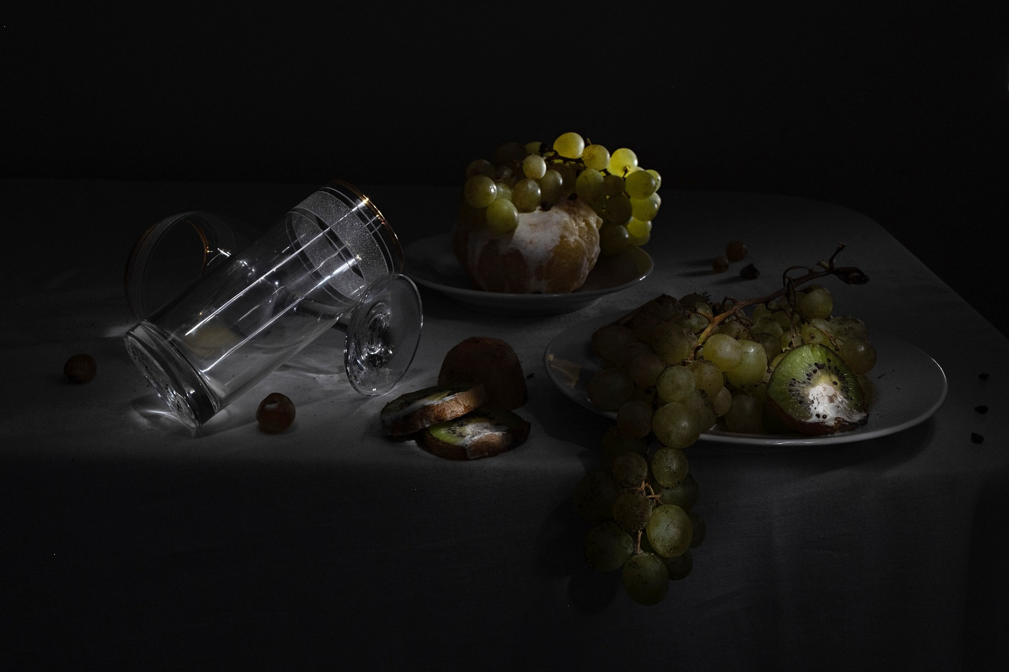 Голландский натюрморт; Световая кисть приём в фото; Испорченные продукты; Фотограф Никита Гольцов;